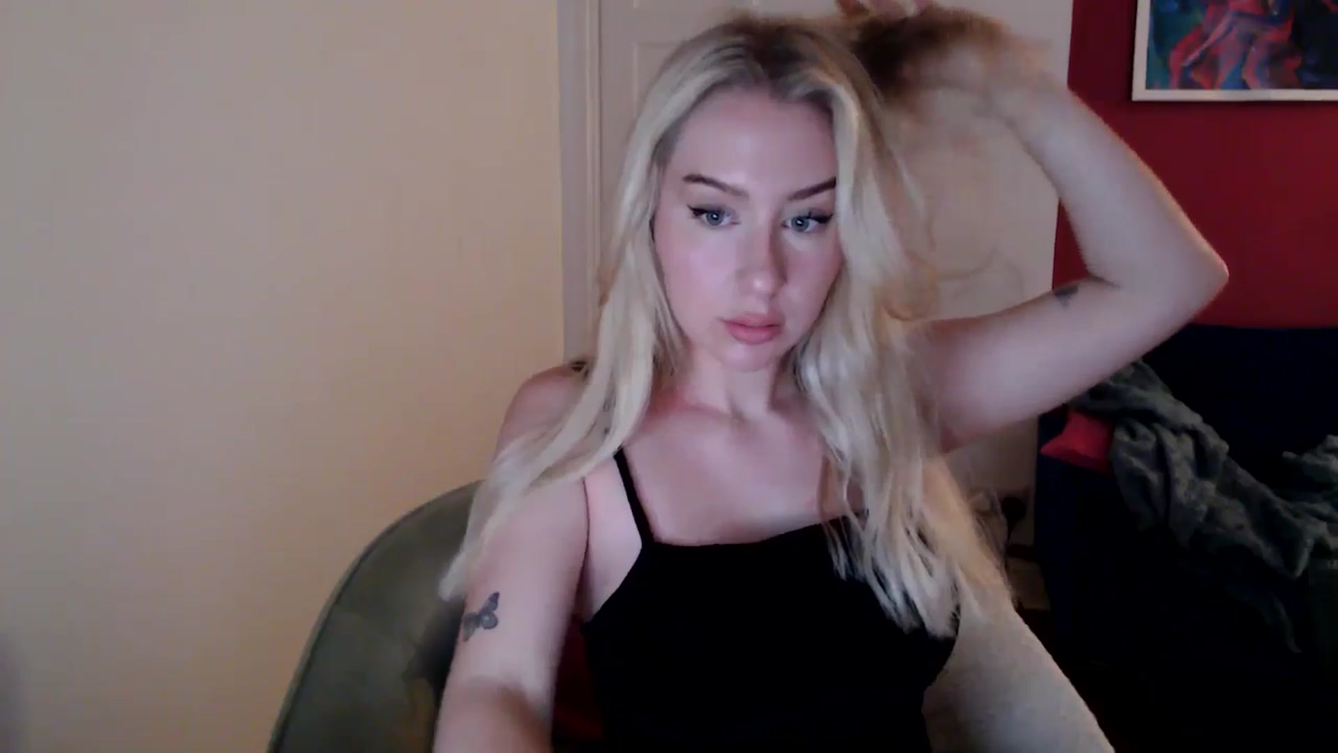 Gallery image thumbnail from PetiteAvax's myfreecams stream on, 10/31/2024, 18:29 image 7 of 20