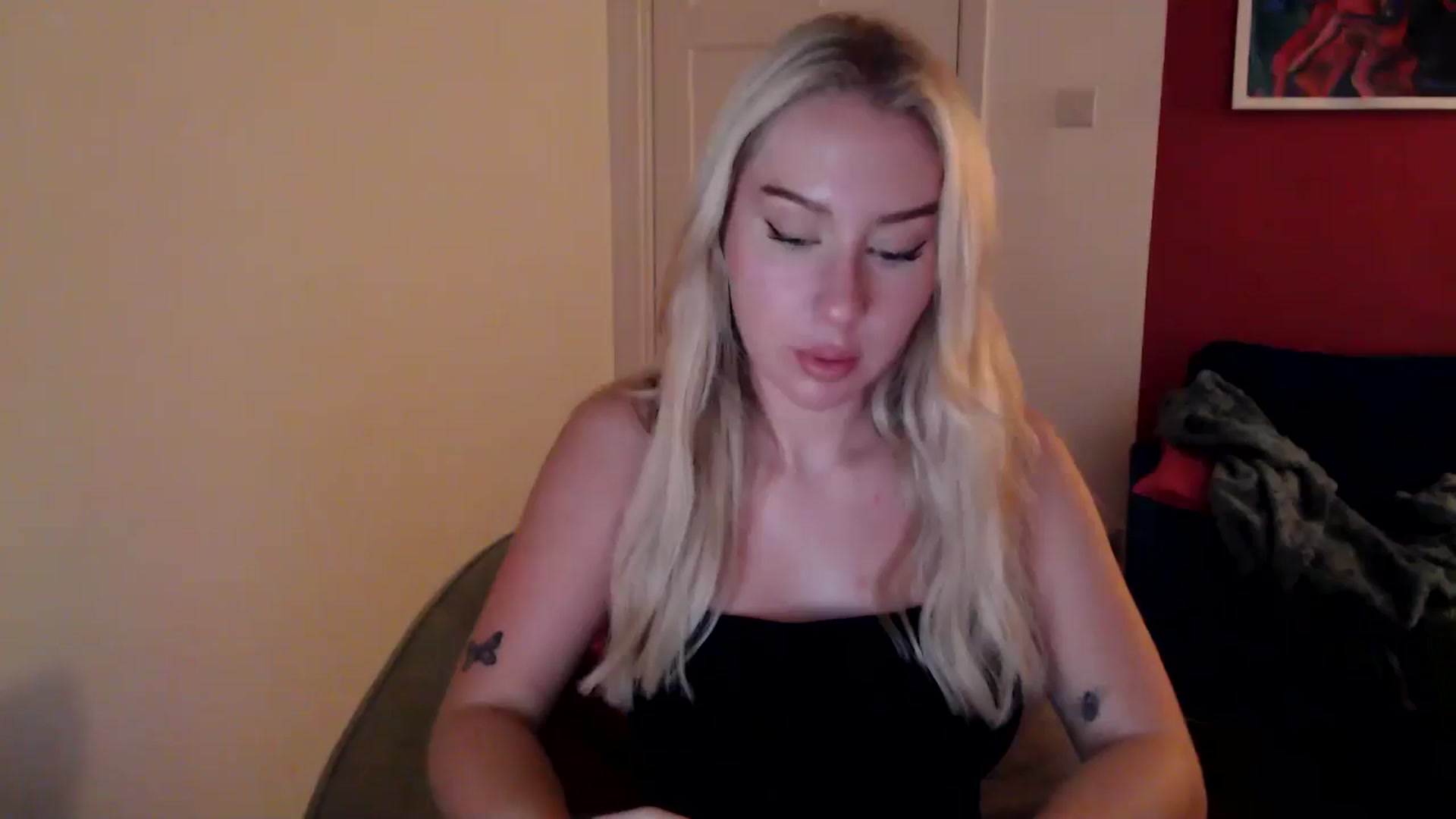 Gallery image thumbnail from PetiteAvax's myfreecams stream on, 10/31/2024, 18:29 image 1 of 20