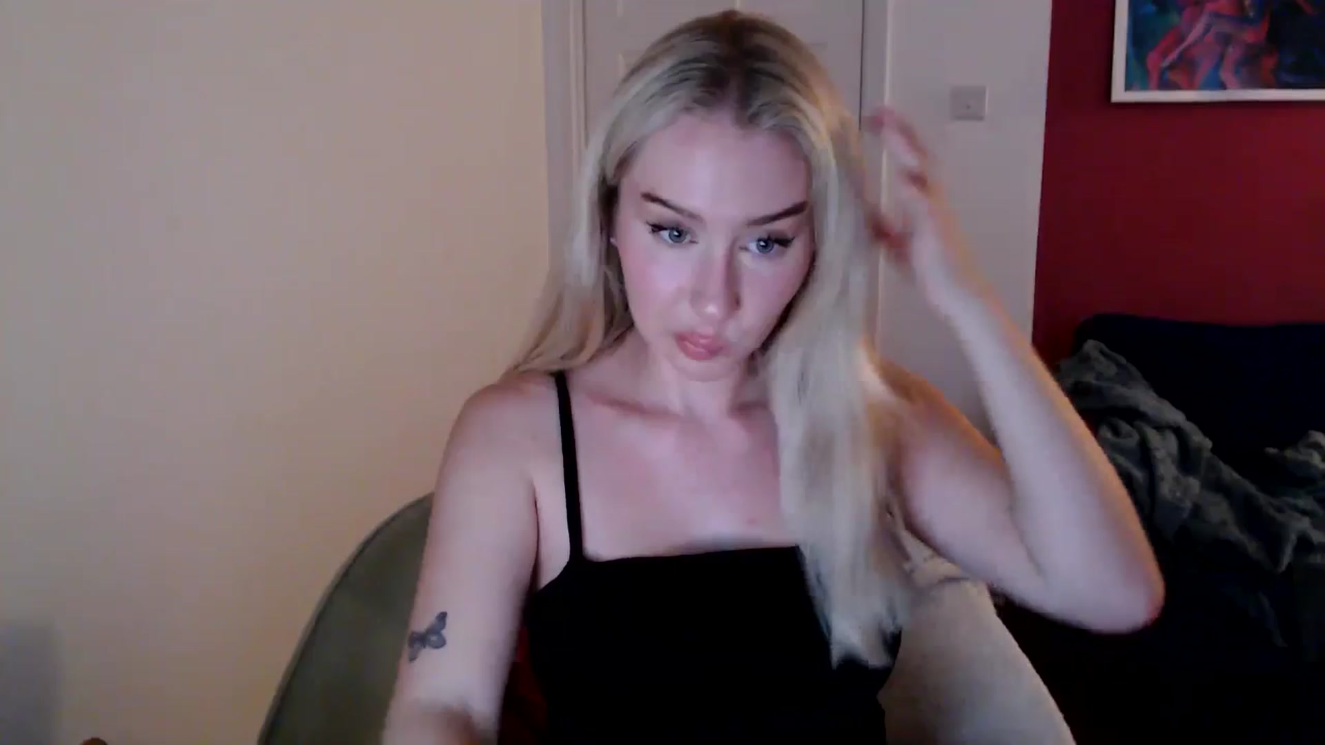 Gallery image thumbnail from PetiteAvax's myfreecams stream on, 10/31/2024, 19:36 image 6 of 20