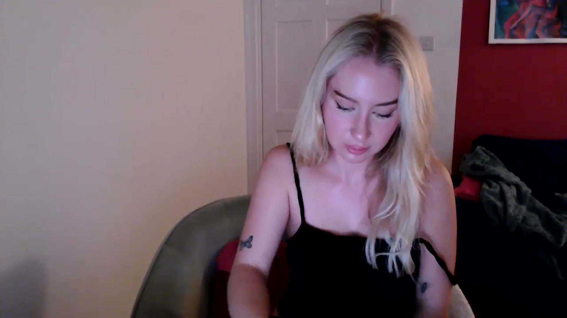 Gallery image thumbnail from PetiteAvax's myfreecams stream on, 10/31/2024, 19:36 image 2 of 20