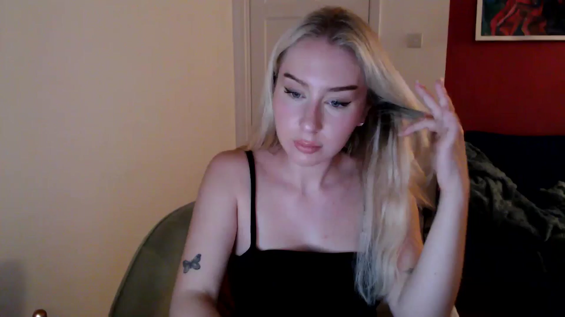 Gallery image thumbnail from PetiteAvax's myfreecams stream on, 10/31/2024, 19:36 image 9 of 20