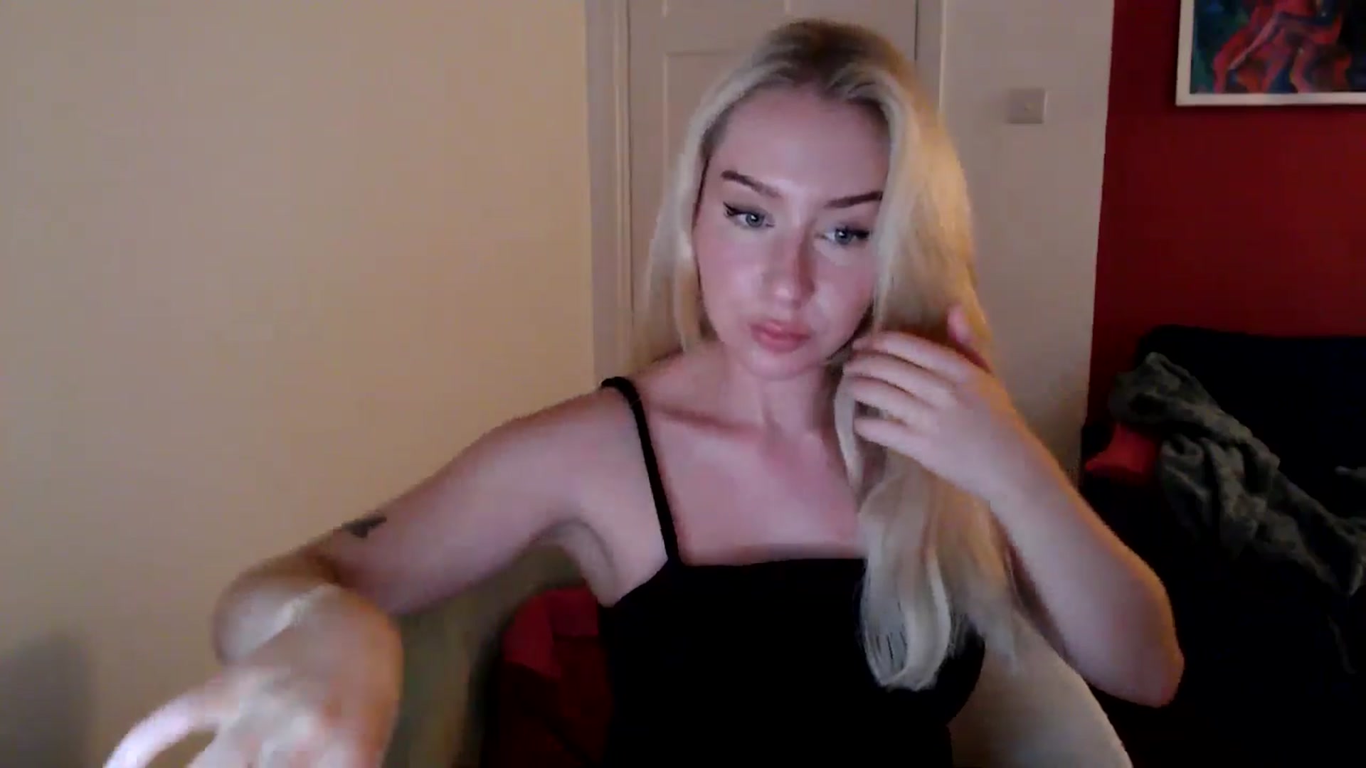 Gallery image thumbnail from PetiteAvax's myfreecams stream on, 10/31/2024, 19:36 image 5 of 20