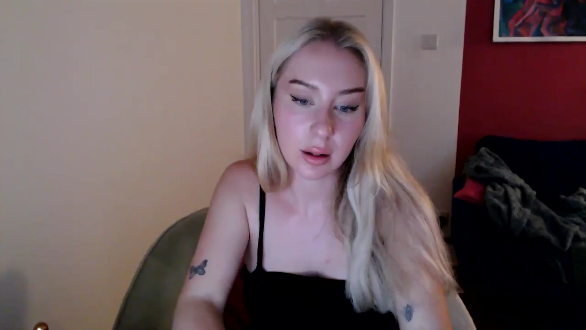 Gallery image thumbnail from PetiteAvax's myfreecams stream on, 10/31/2024, 19:36 image 10 of 20