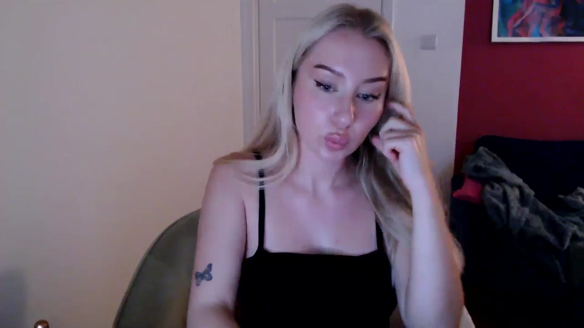 Gallery image thumbnail from PetiteAvax's myfreecams stream on, 10/31/2024, 19:36 image 7 of 20
