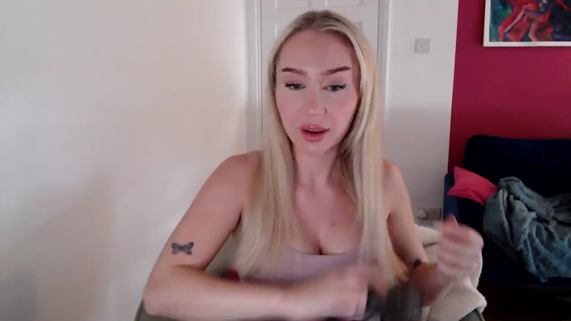 Gallery image thumbnail from PetiteAvax's myfreecams stream on, 11/01/2024, 14:35 image 10 of 20