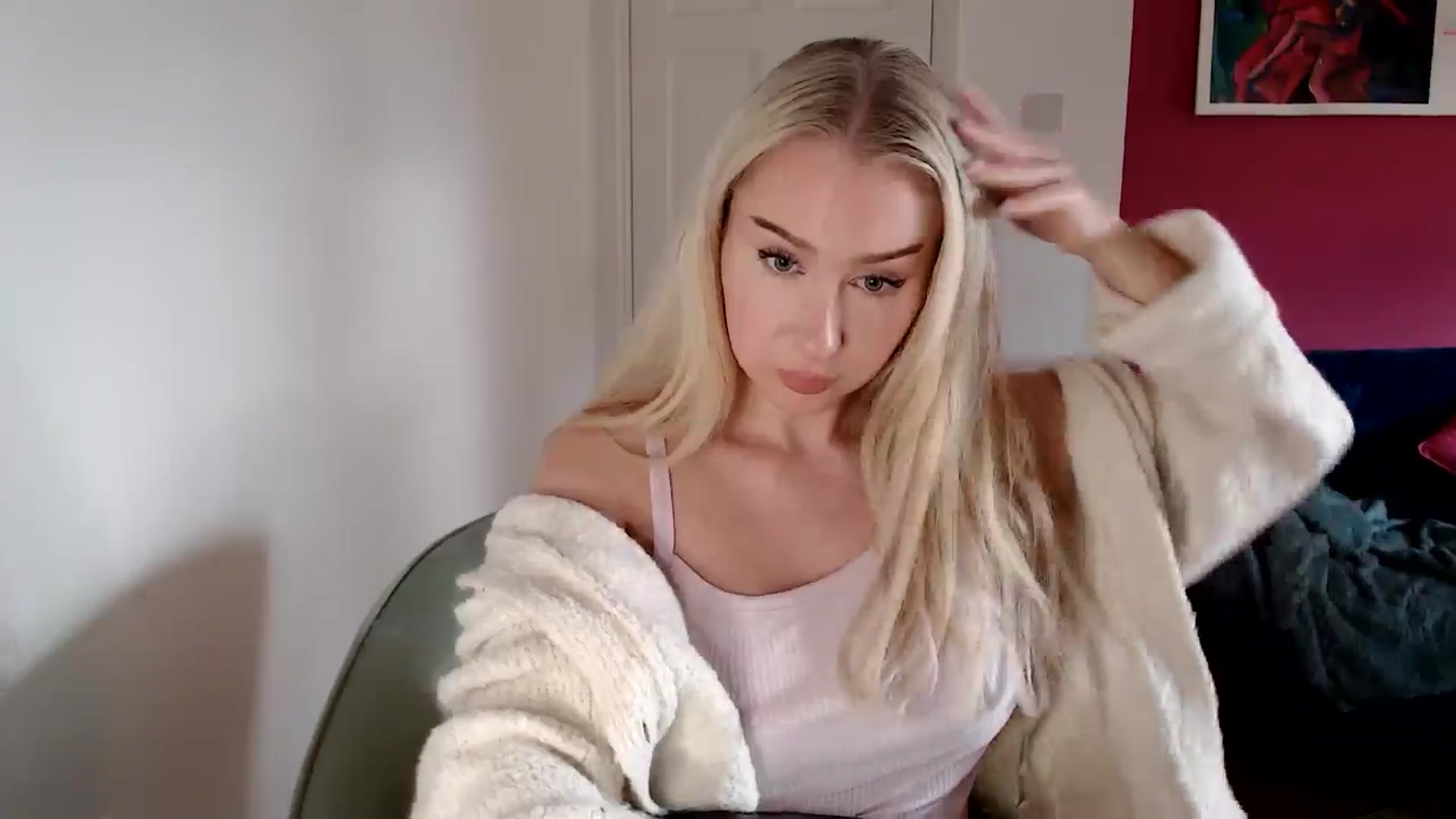 Gallery image thumbnail from PetiteAvax's myfreecams stream on, 11/01/2024, 14:35 image 5 of 20