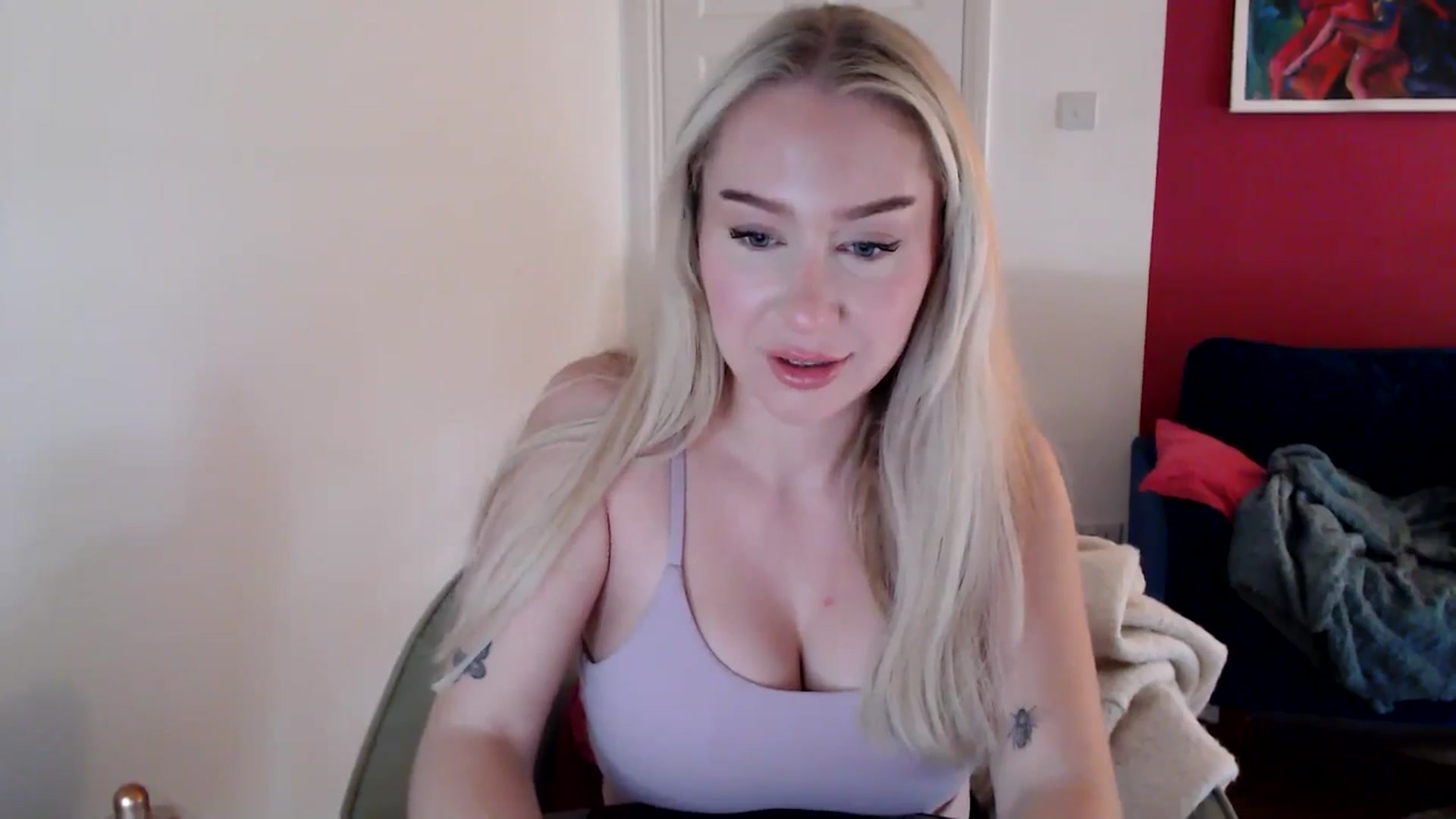 Gallery image thumbnail from PetiteAvax's myfreecams stream on, 11/01/2024, 14:35 image 12 of 20