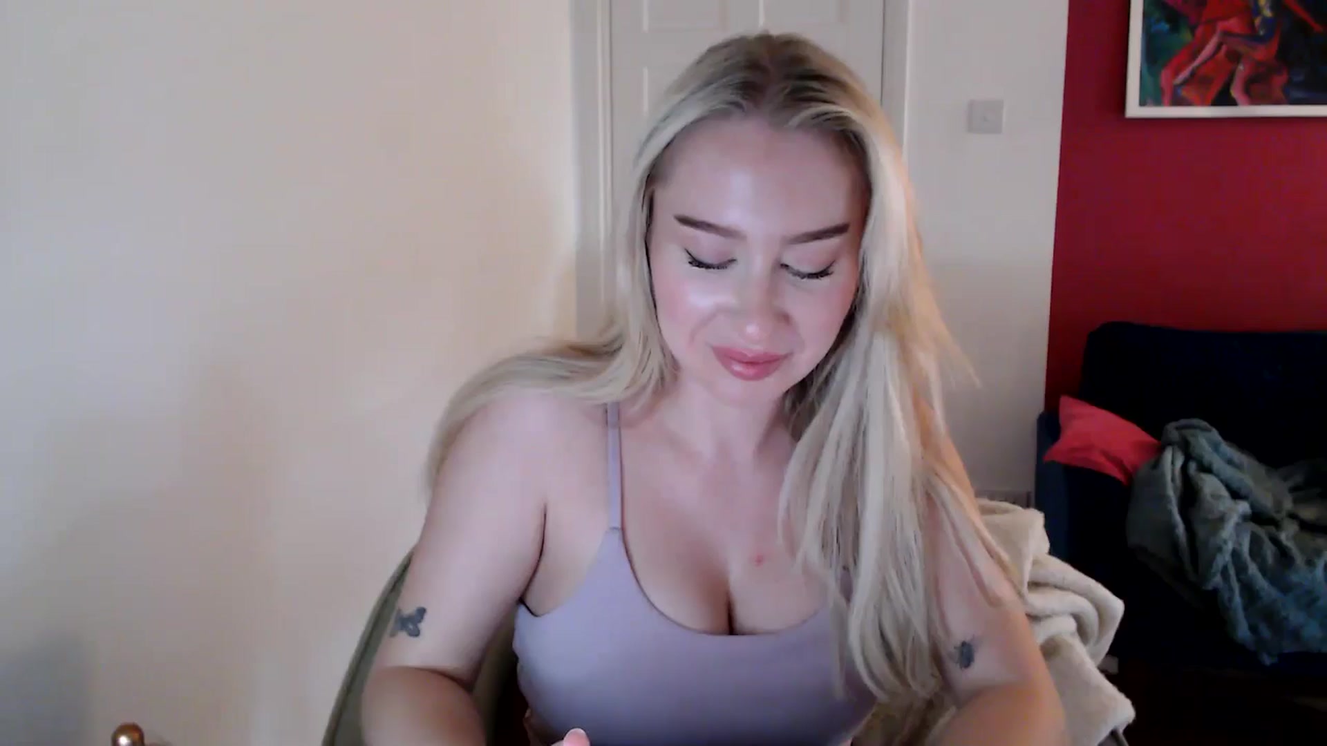Gallery image thumbnail from PetiteAvax's myfreecams stream on, 11/01/2024, 14:35 image 17 of 20