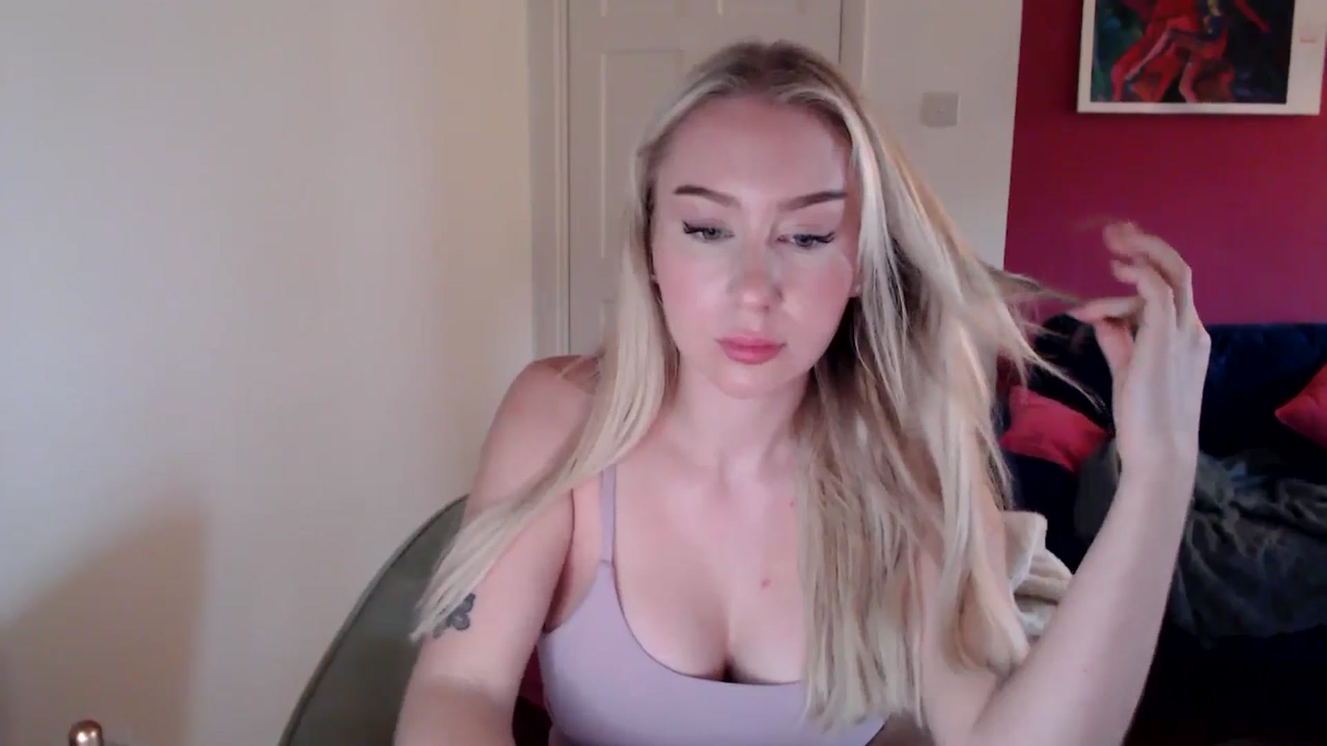 Gallery image thumbnail from PetiteAvax's myfreecams stream on, 11/01/2024, 15:03 image 19 of 20