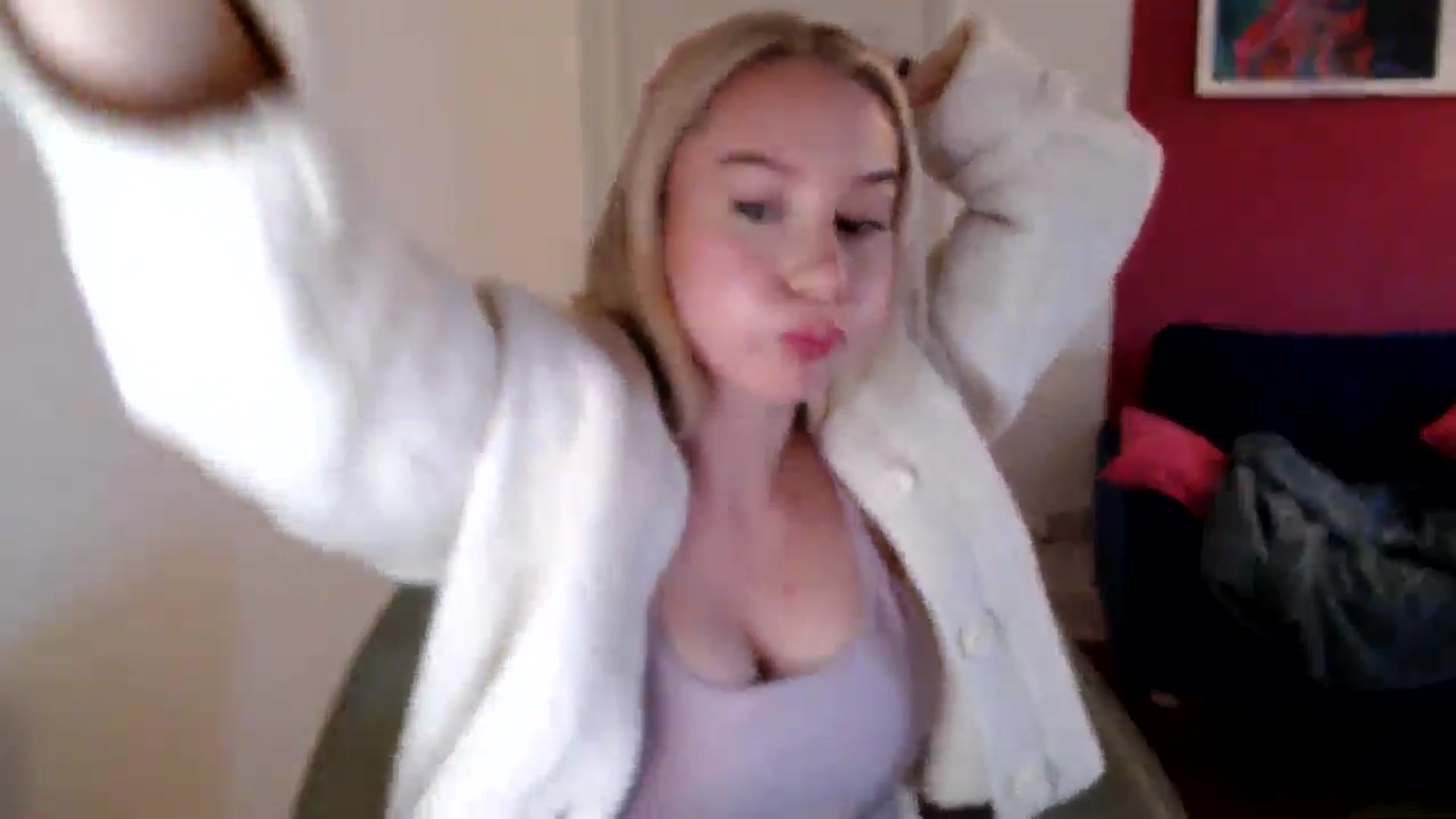 Gallery image thumbnail from PetiteAvax's myfreecams stream on, 11/01/2024, 15:47 image 4 of 20