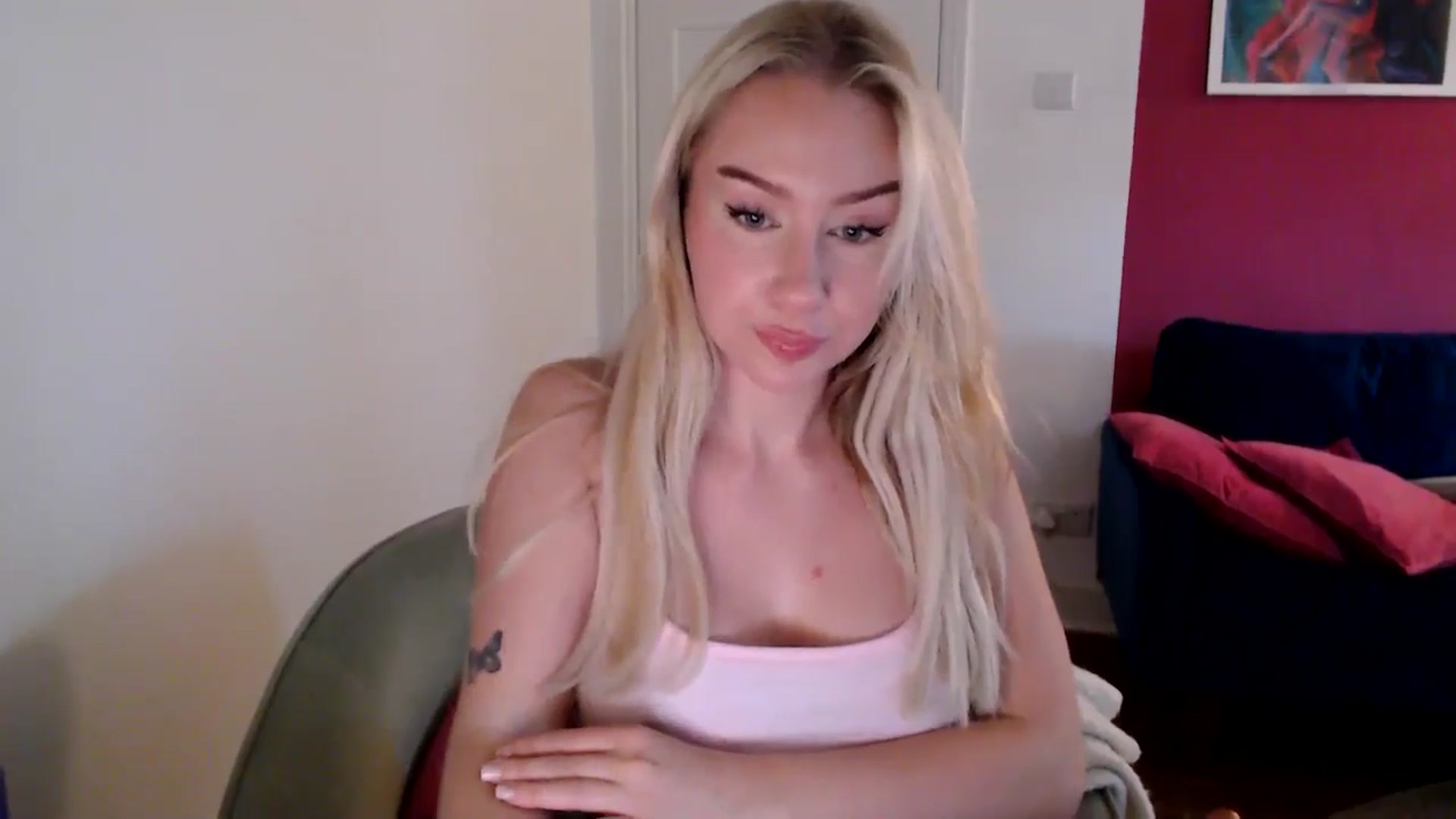 Gallery image thumbnail from PetiteAvax's myfreecams stream on, 11/02/2024, 14:29 image 15 of 20
