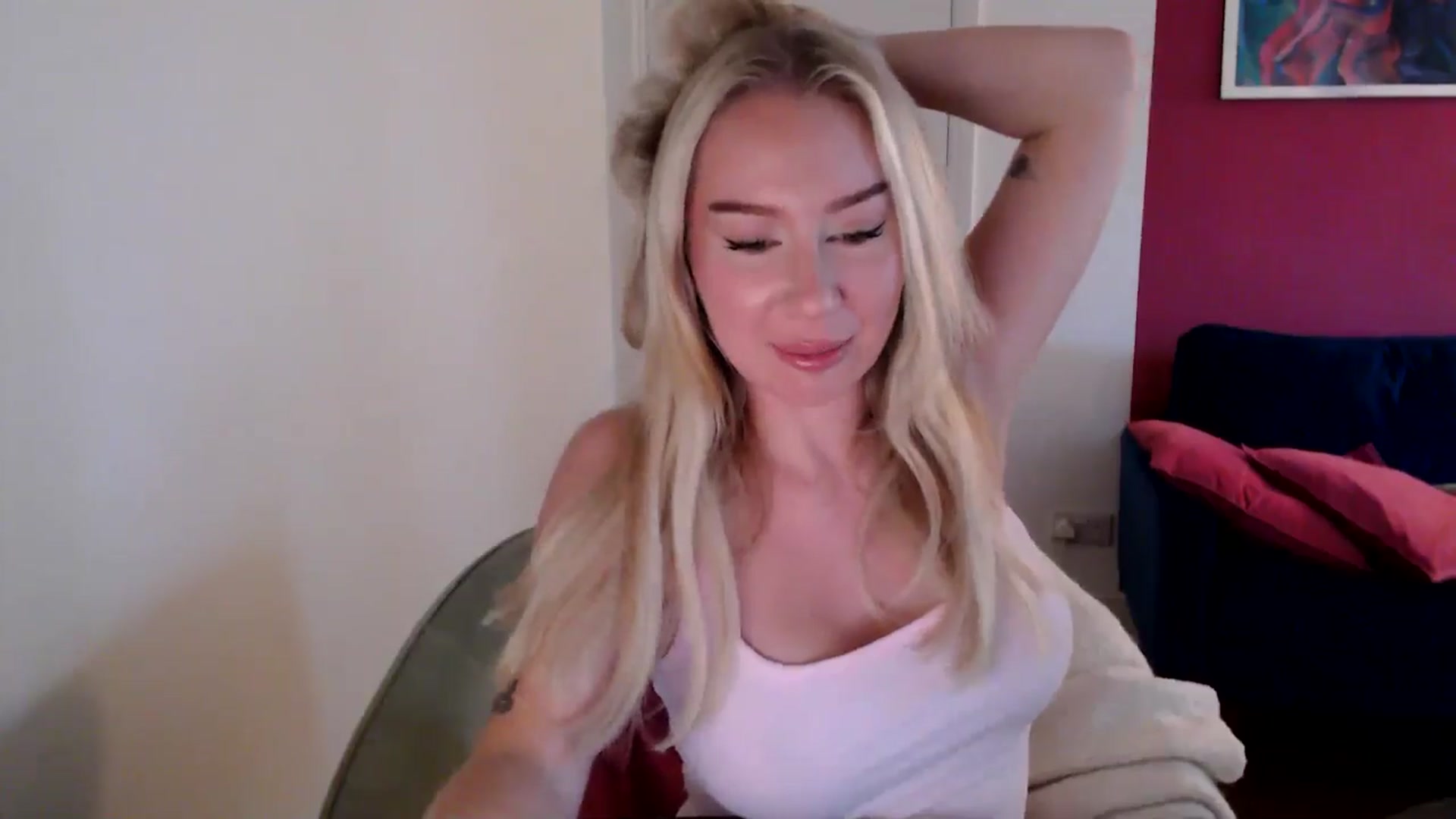 Gallery image thumbnail from PetiteAvax's myfreecams stream on, 11/02/2024, 14:29 image 4 of 20