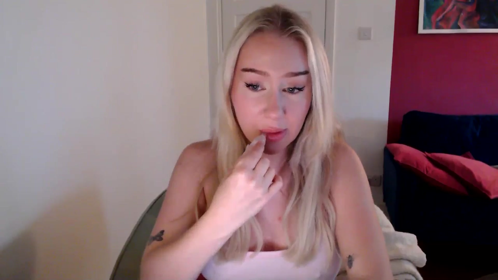 Gallery image thumbnail from PetiteAvax's myfreecams stream on, 11/02/2024, 14:29 image 3 of 20