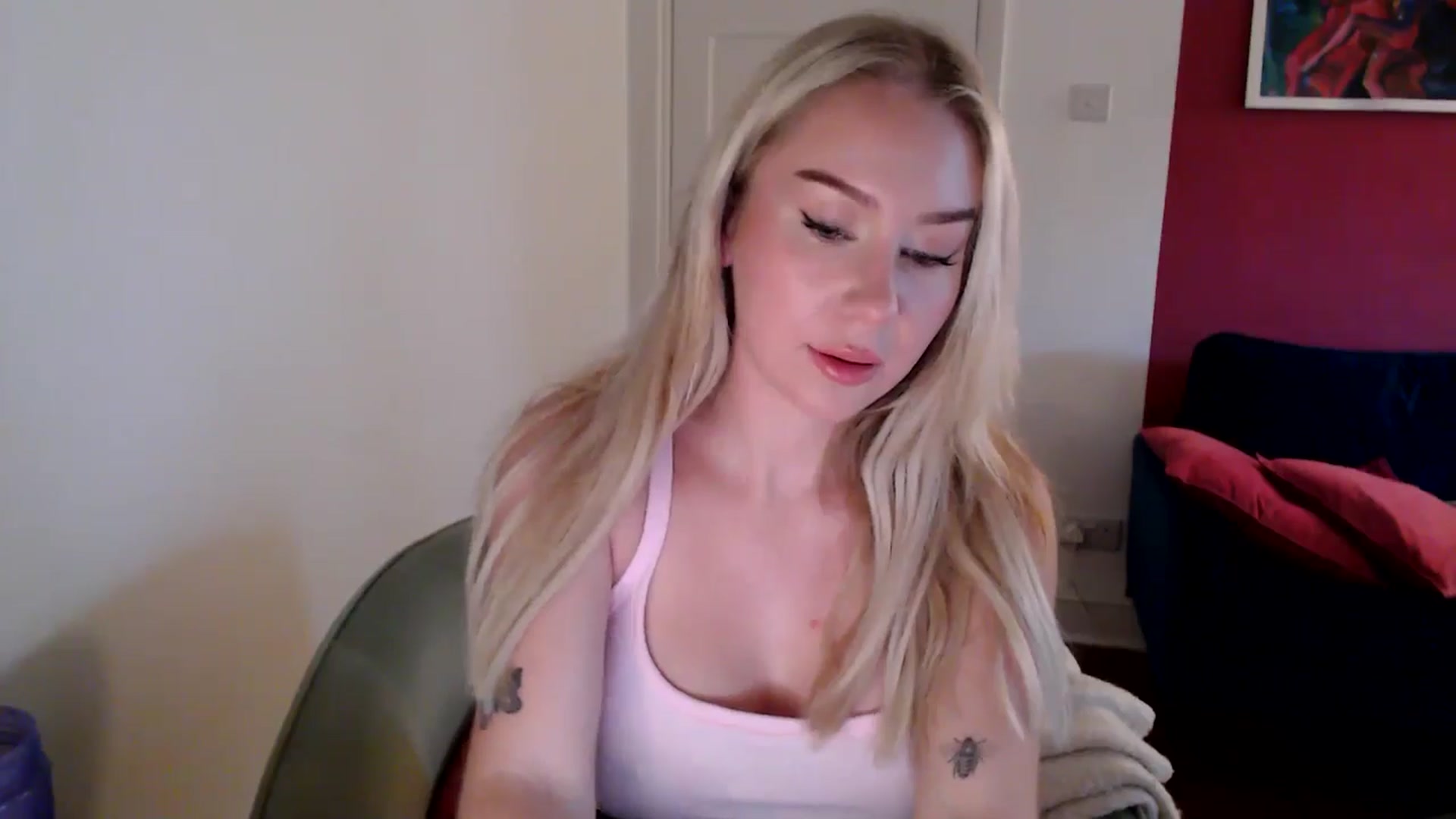 Gallery image thumbnail from PetiteAvax's myfreecams stream on, 11/02/2024, 14:29 image 14 of 20
