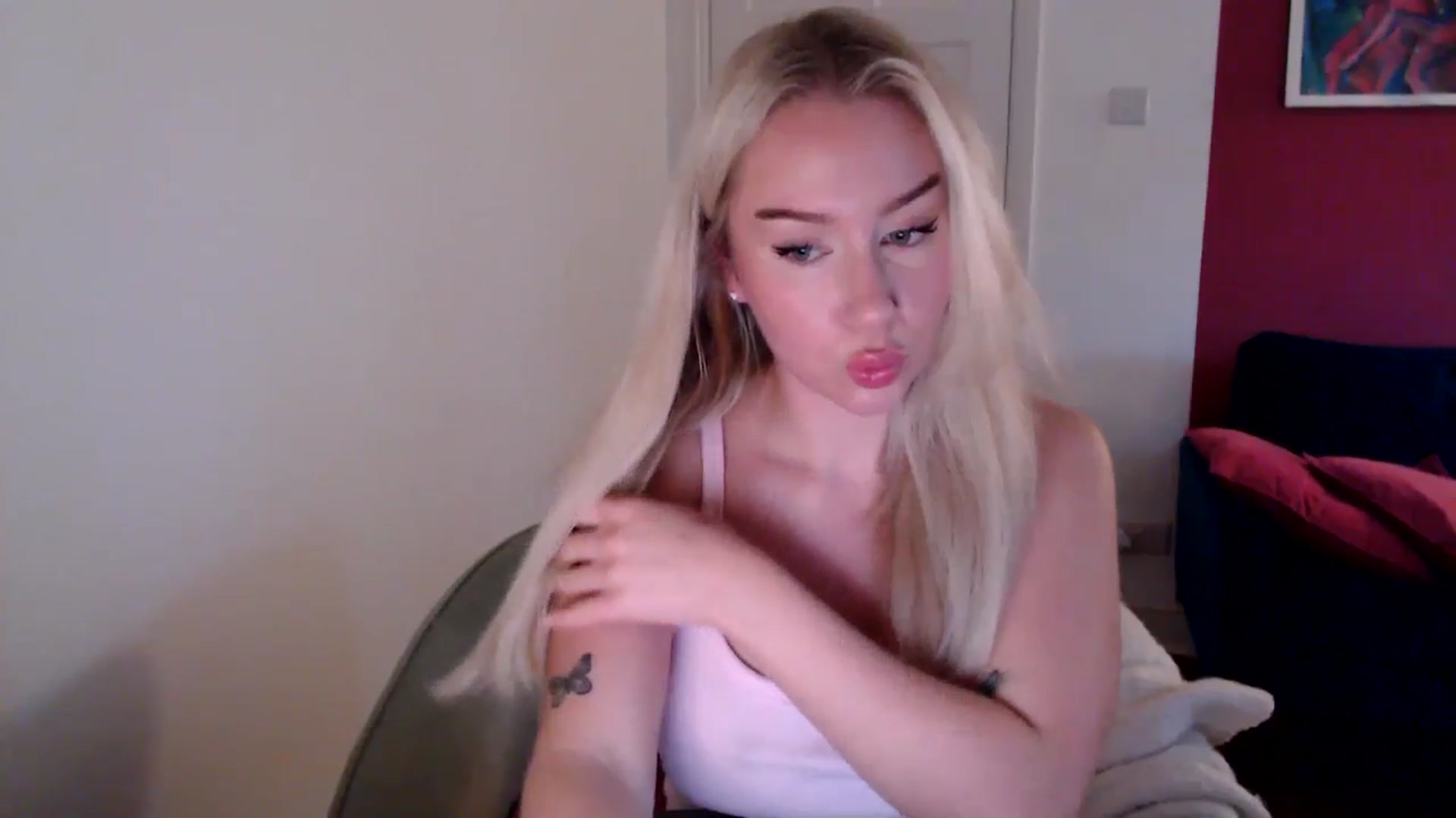 Gallery image thumbnail from PetiteAvax's myfreecams stream on, 11/02/2024, 16:04 image 8 of 20