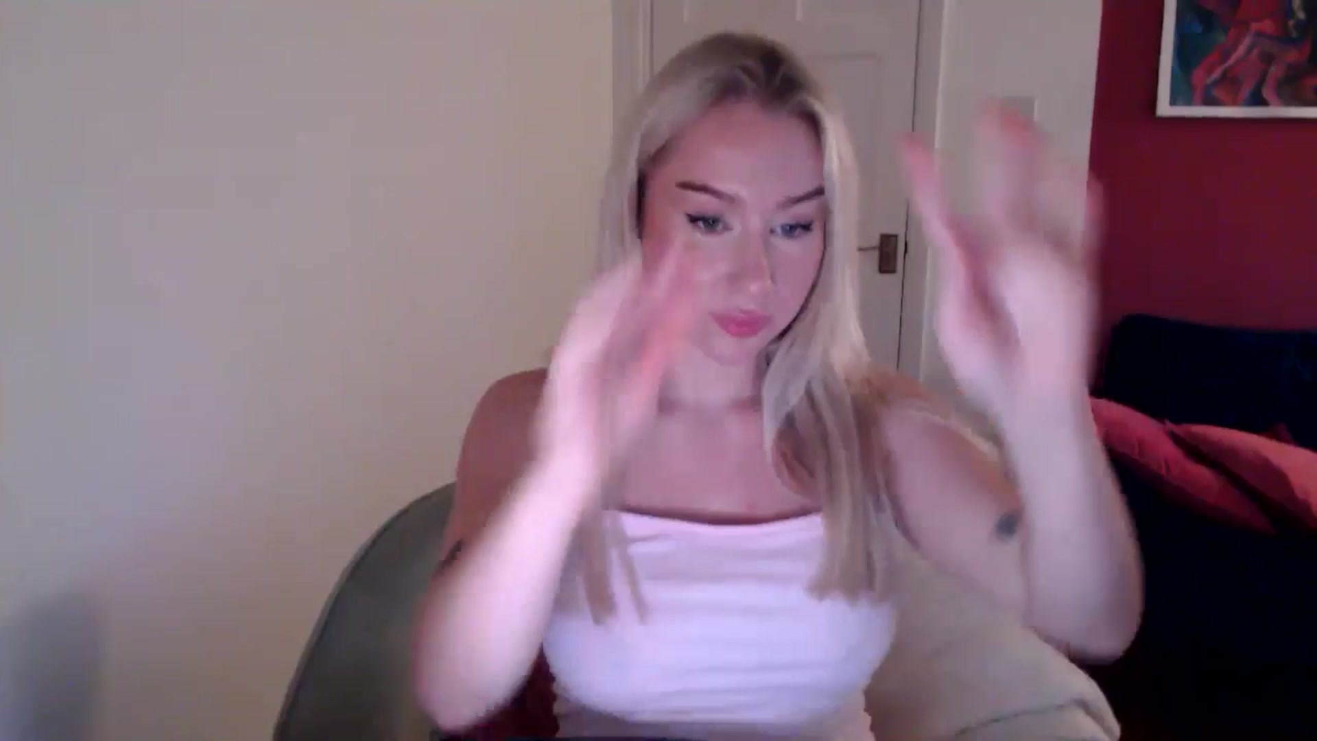 Gallery image thumbnail from PetiteAvax's myfreecams stream on, 11/02/2024, 16:04 image 16 of 20