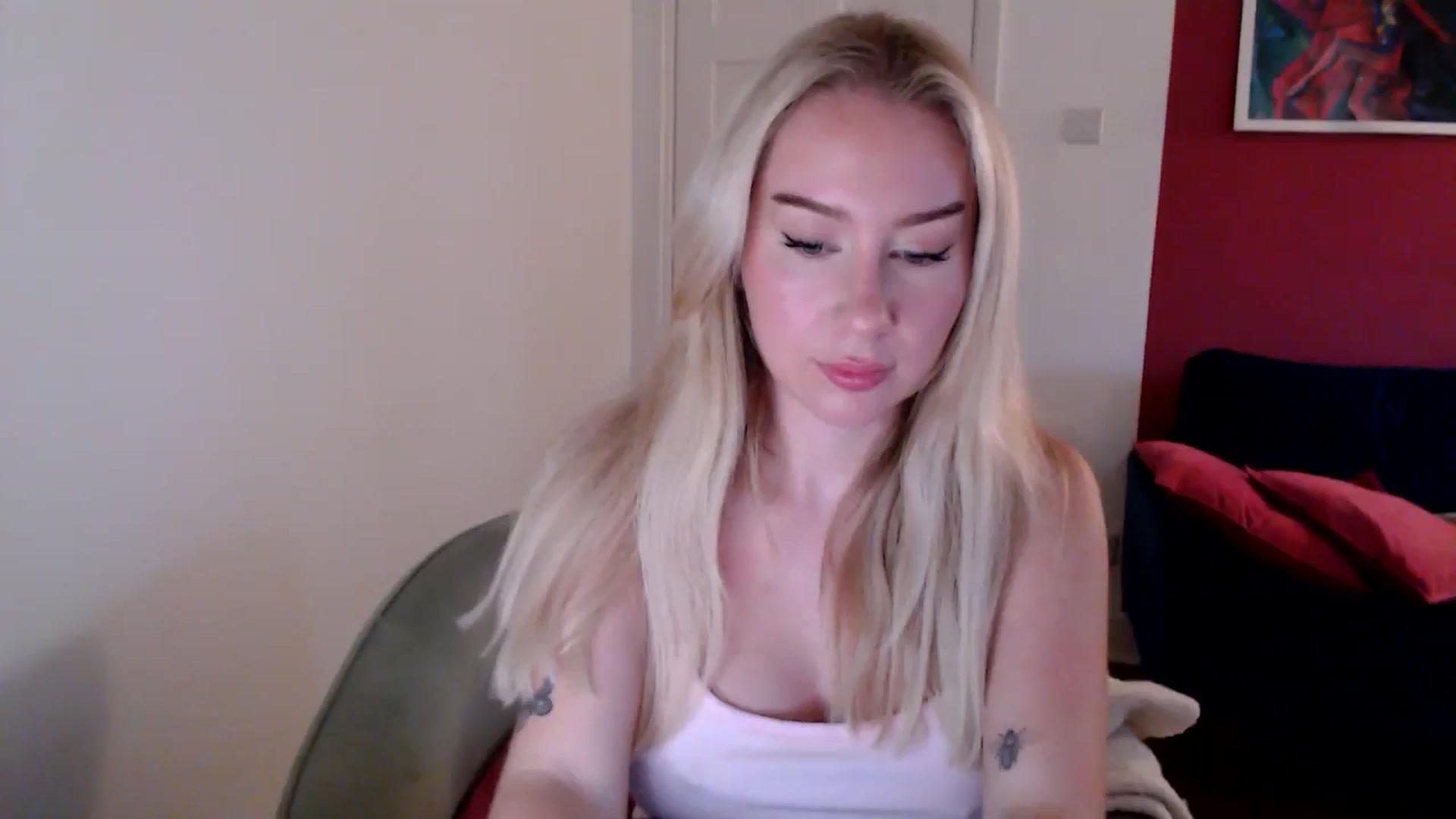 Gallery image thumbnail from PetiteAvax's myfreecams stream on, 11/02/2024, 16:04 image 10 of 20