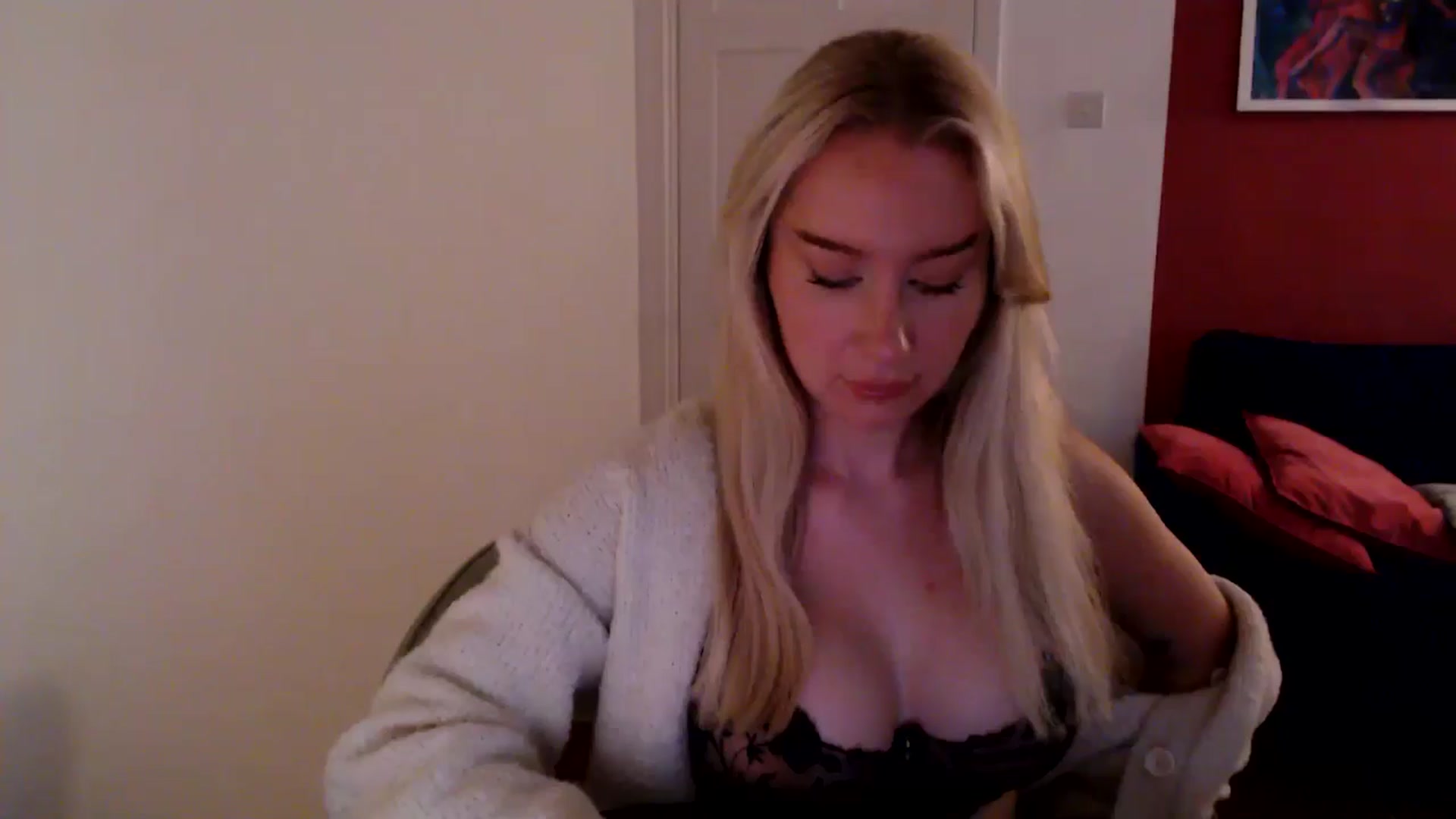 Gallery image thumbnail from PetiteAvax's myfreecams stream on, 11/02/2024, 18:20 image 14 of 20