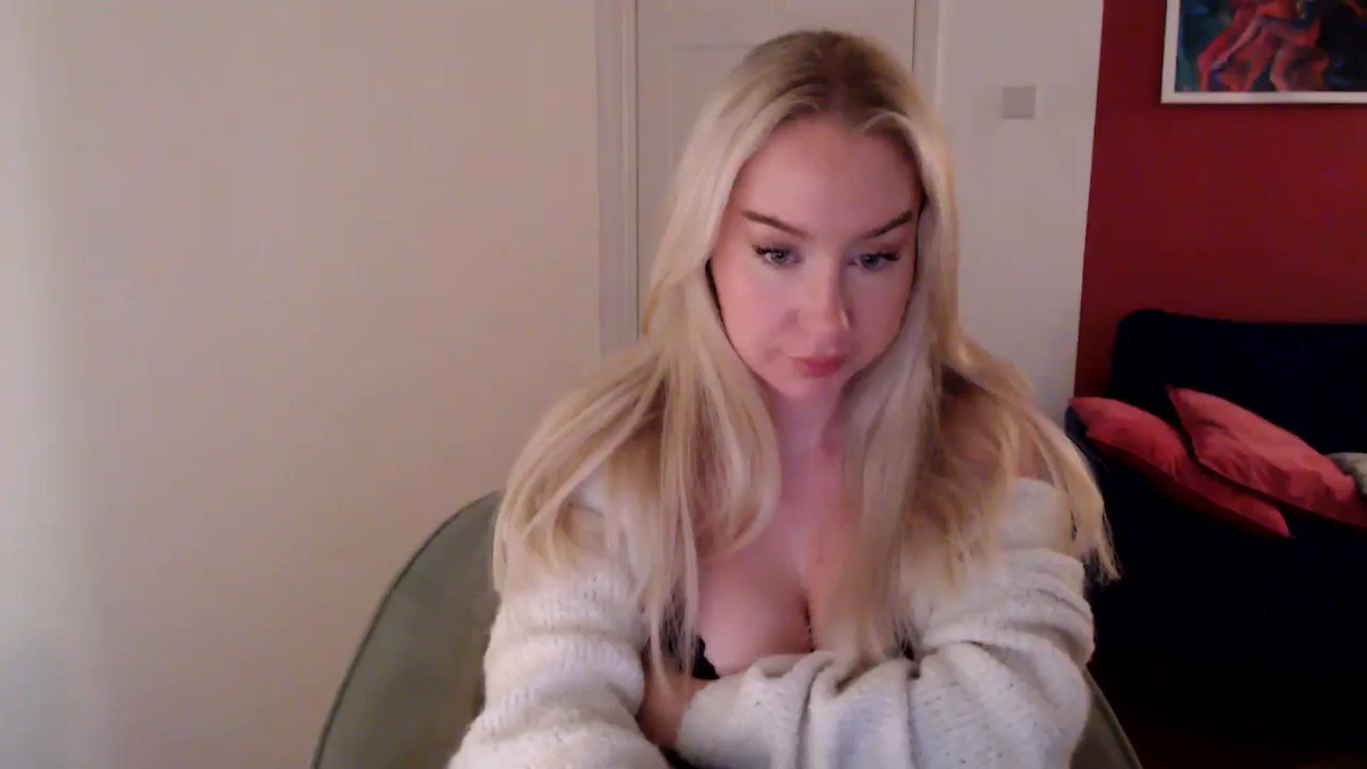 Gallery image thumbnail from PetiteAvax's myfreecams stream on, 11/02/2024, 18:20 image 12 of 20