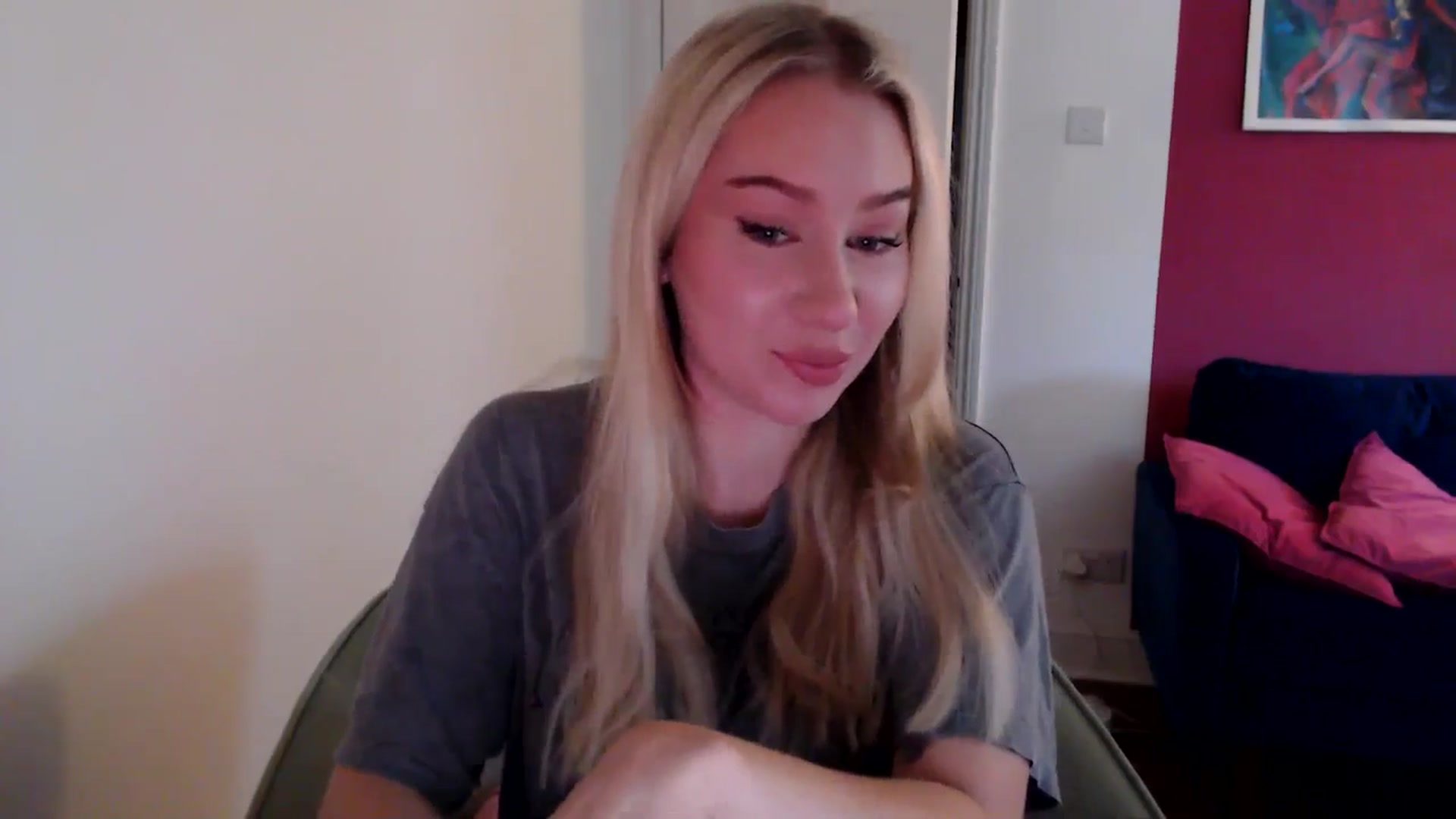 Gallery image thumbnail from PetiteAvax's myfreecams stream on, 11/03/2024, 10:27 image 10 of 20