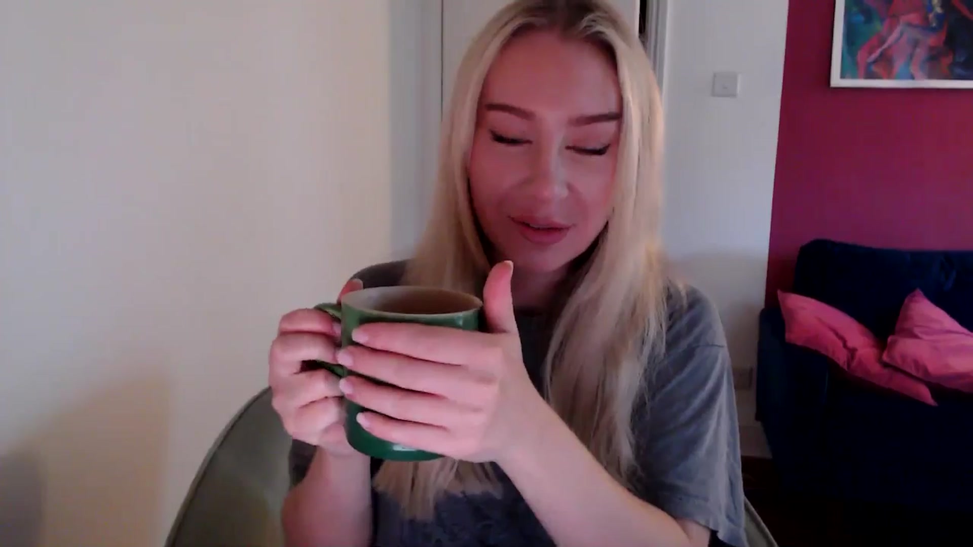 Gallery image thumbnail from PetiteAvax's myfreecams stream on, 11/03/2024, 10:27 image 7 of 20