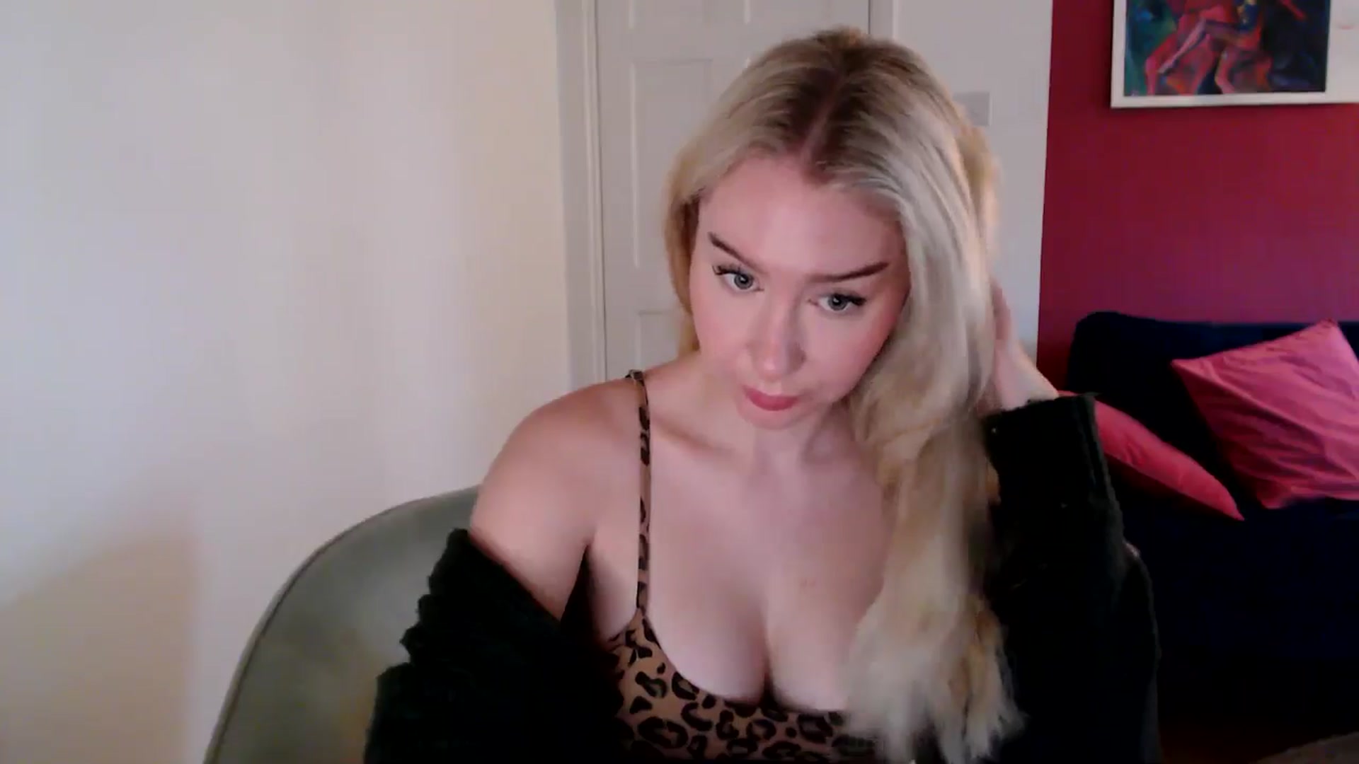 Gallery image thumbnail from PetiteAvax's myfreecams stream on, 11/07/2024, 11:22 image 18 of 20