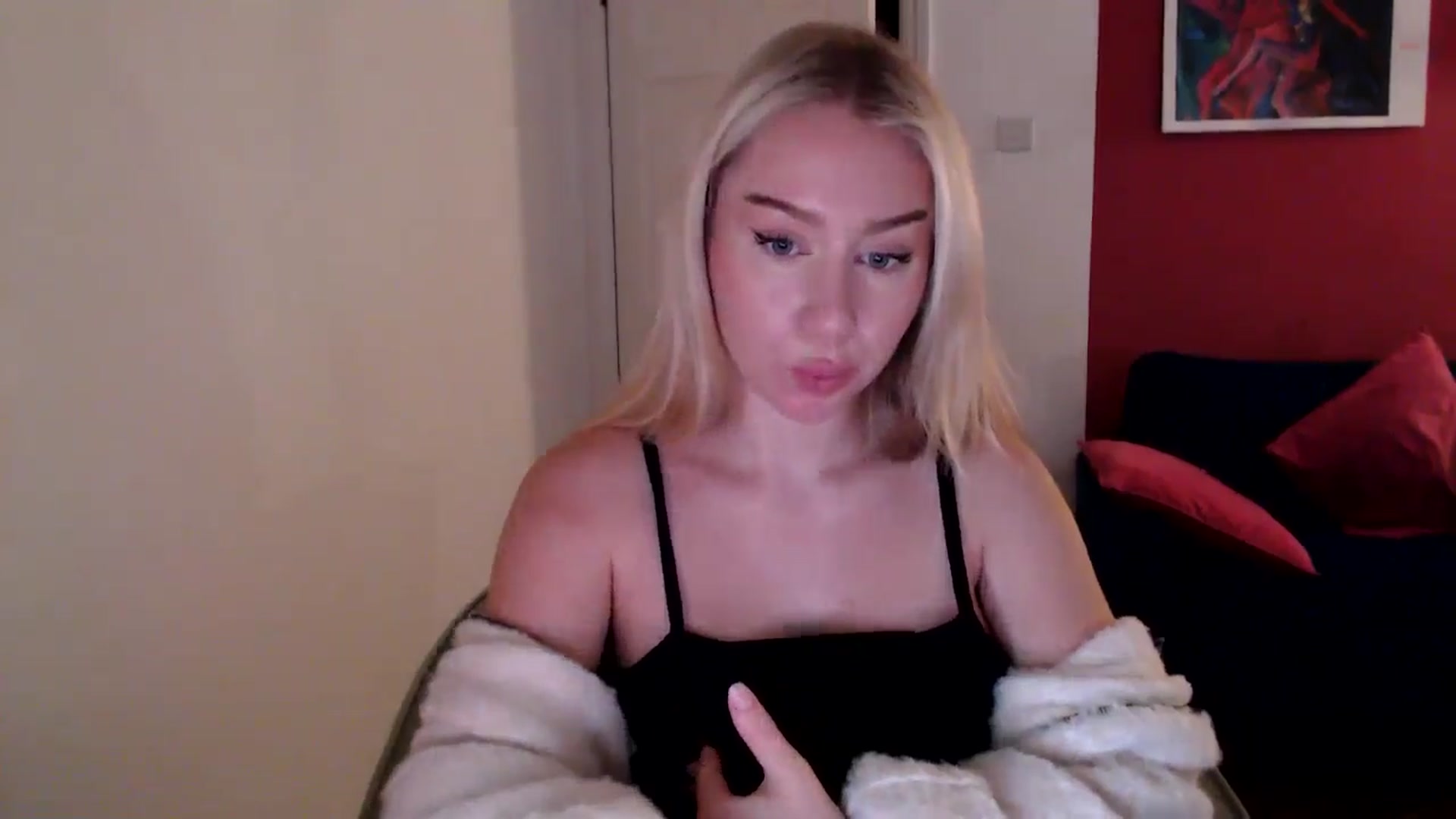 Gallery image thumbnail from PetiteAvax's myfreecams stream on, 11/07/2024, 14:41 image 13 of 20
