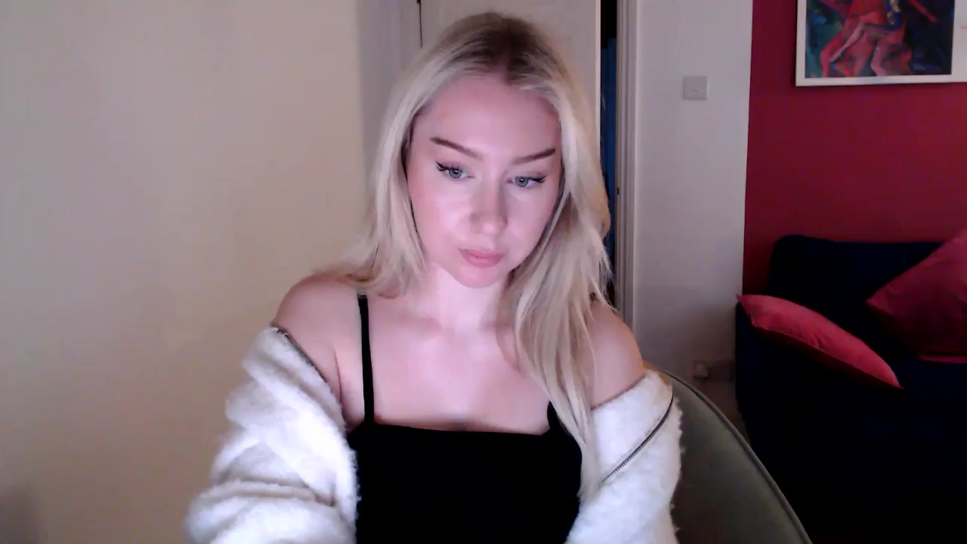 Gallery image thumbnail from PetiteAvax's myfreecams stream on, 11/07/2024, 14:41 image 1 of 20