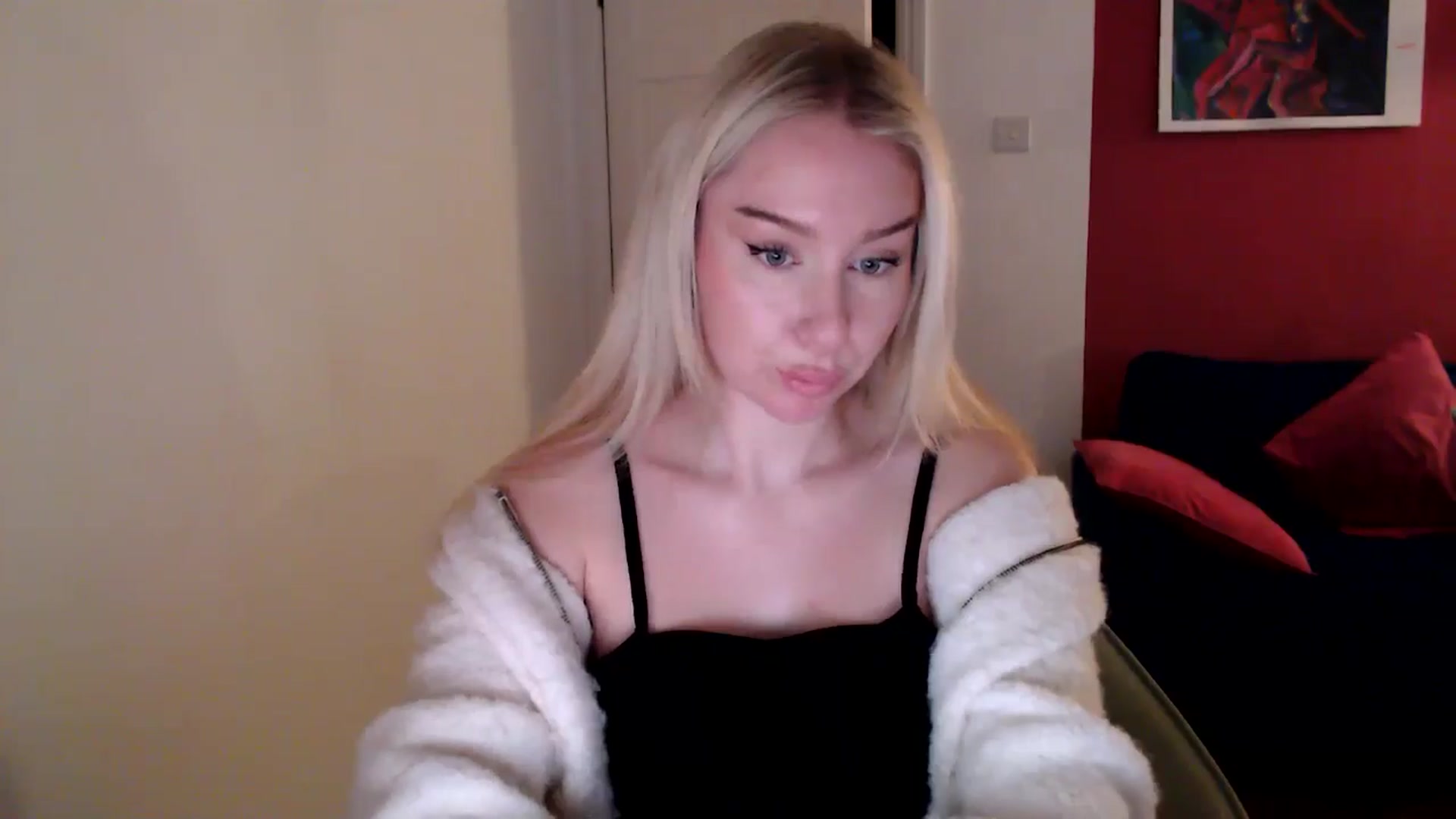 Gallery image thumbnail from PetiteAvax's myfreecams stream on, 11/07/2024, 14:41 image 4 of 20
