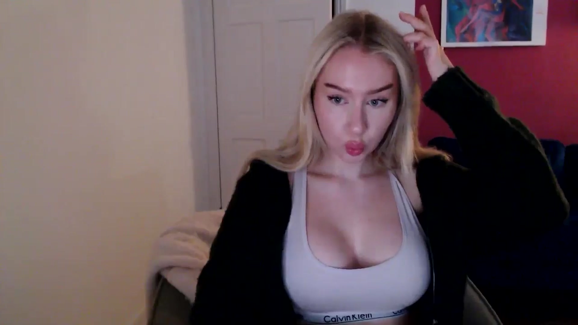 Gallery image thumbnail from PetiteAvax's myfreecams stream on, 11/07/2024, 19:57 image 14 of 20