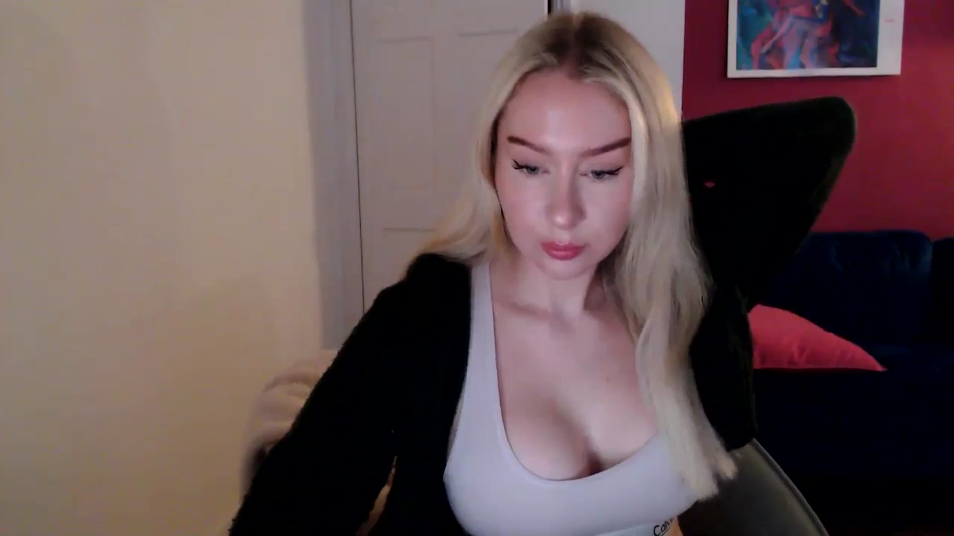 Gallery image thumbnail from PetiteAvax's myfreecams stream on, 11/07/2024, 19:57 image 15 of 20