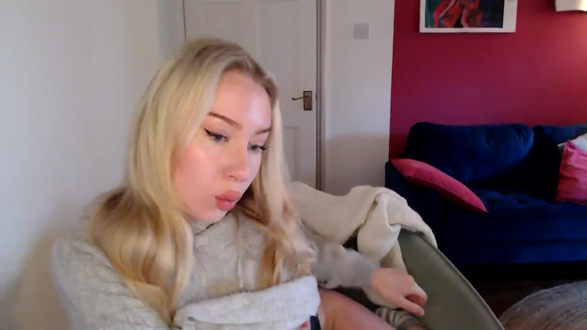 Gallery image thumbnail from PetiteAvax's myfreecams stream on, 11/09/2024, 10:14 image 6 of 20