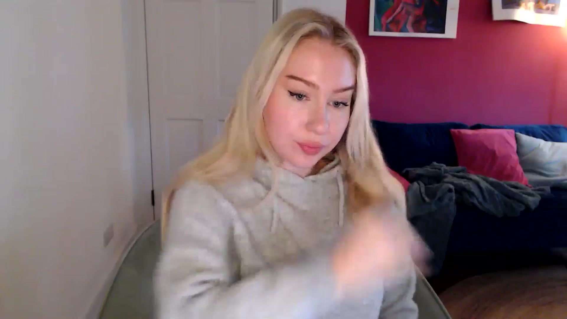 Gallery image thumbnail from PetiteAvax's myfreecams stream on, 11/09/2024, 11:53 image 6 of 20