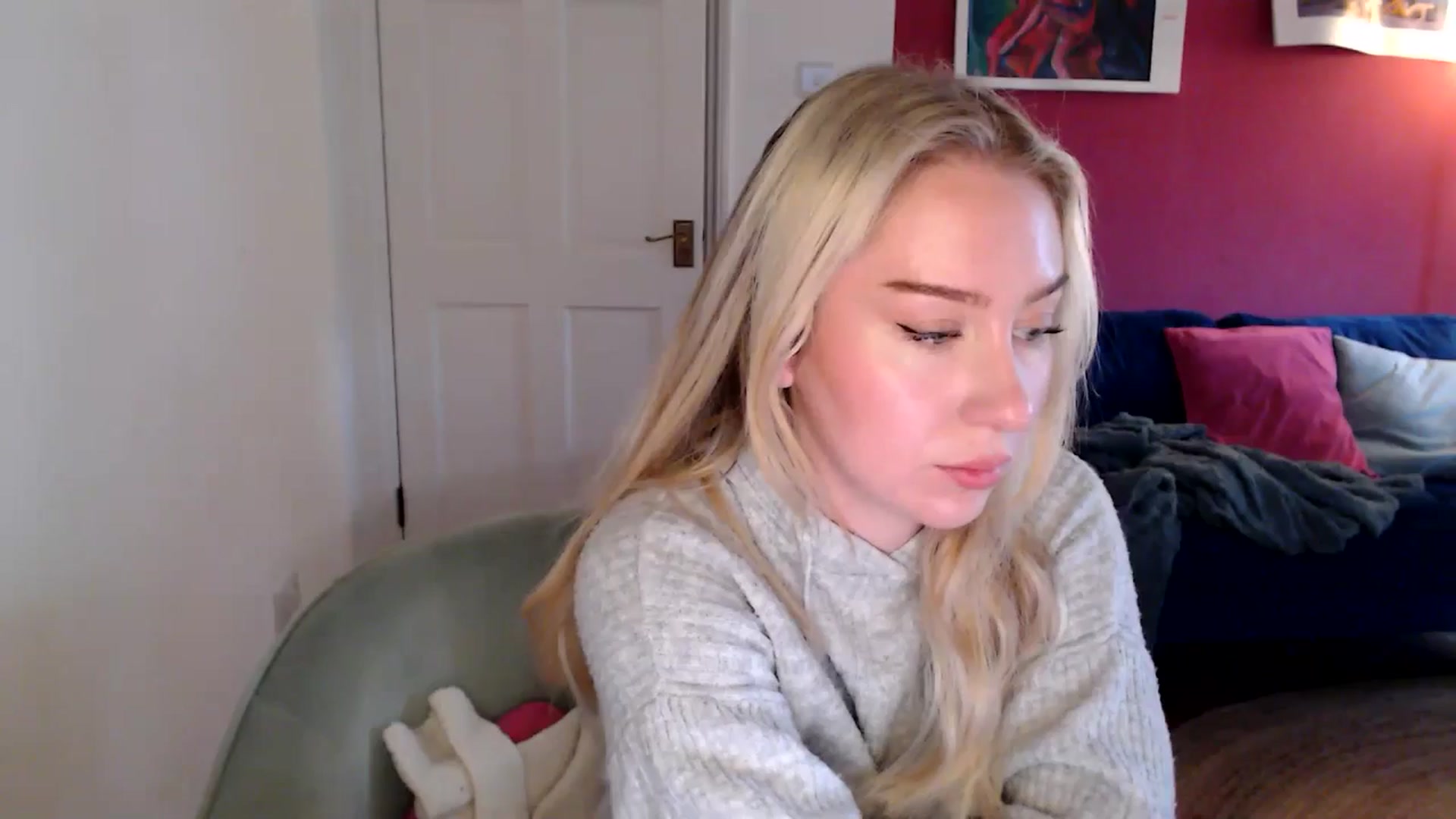 Gallery image thumbnail from PetiteAvax's myfreecams stream on, 11/09/2024, 11:53 image 18 of 20