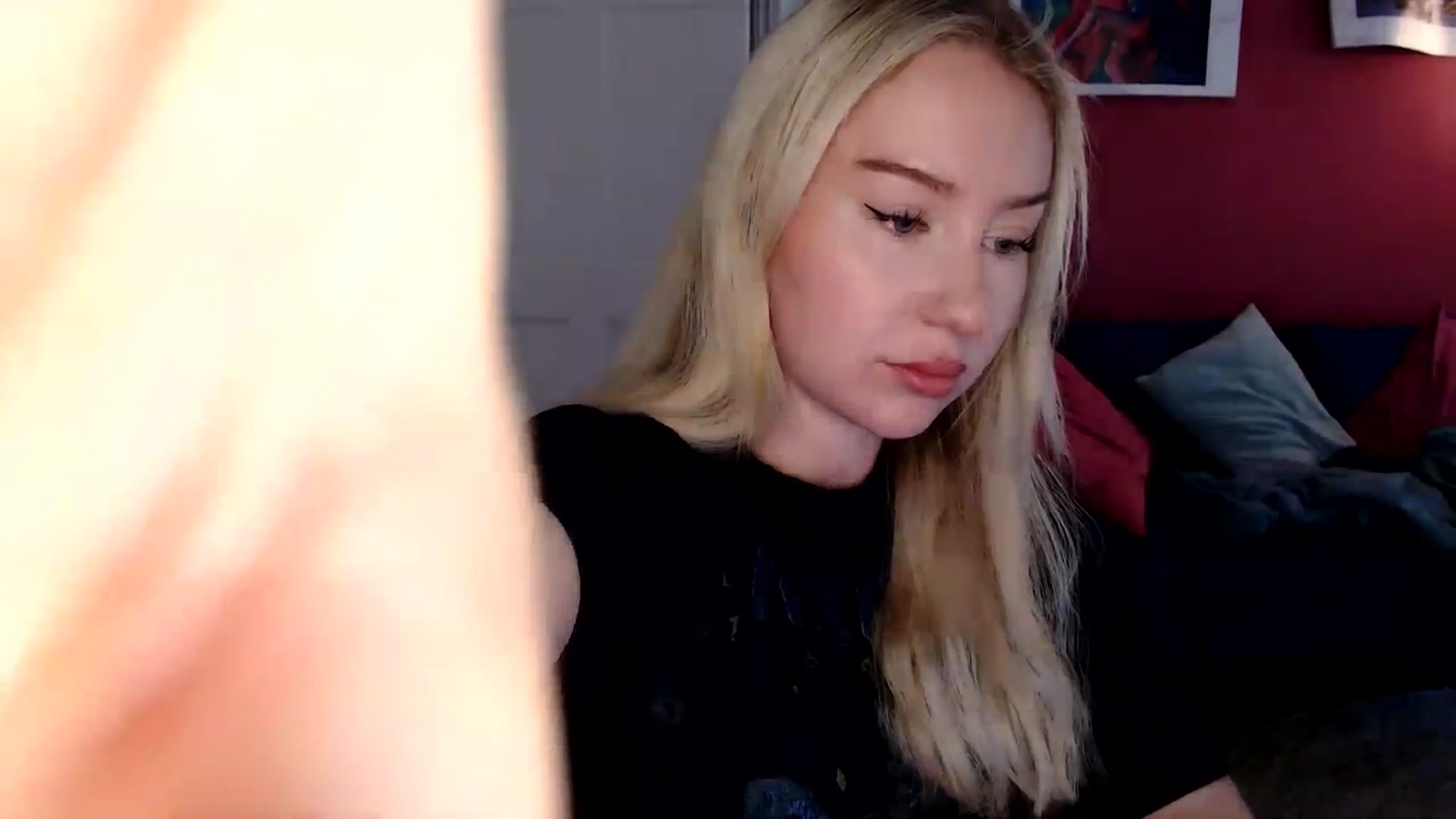 Gallery image thumbnail from PetiteAvax's myfreecams stream on, 11/11/2024, 10:22 image 13 of 20