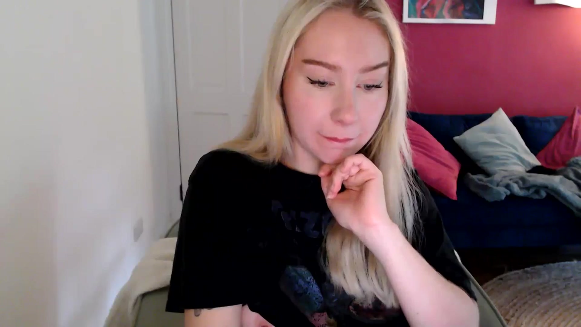 Gallery image thumbnail from PetiteAvax's myfreecams stream on, 11/11/2024, 10:22 image 12 of 20