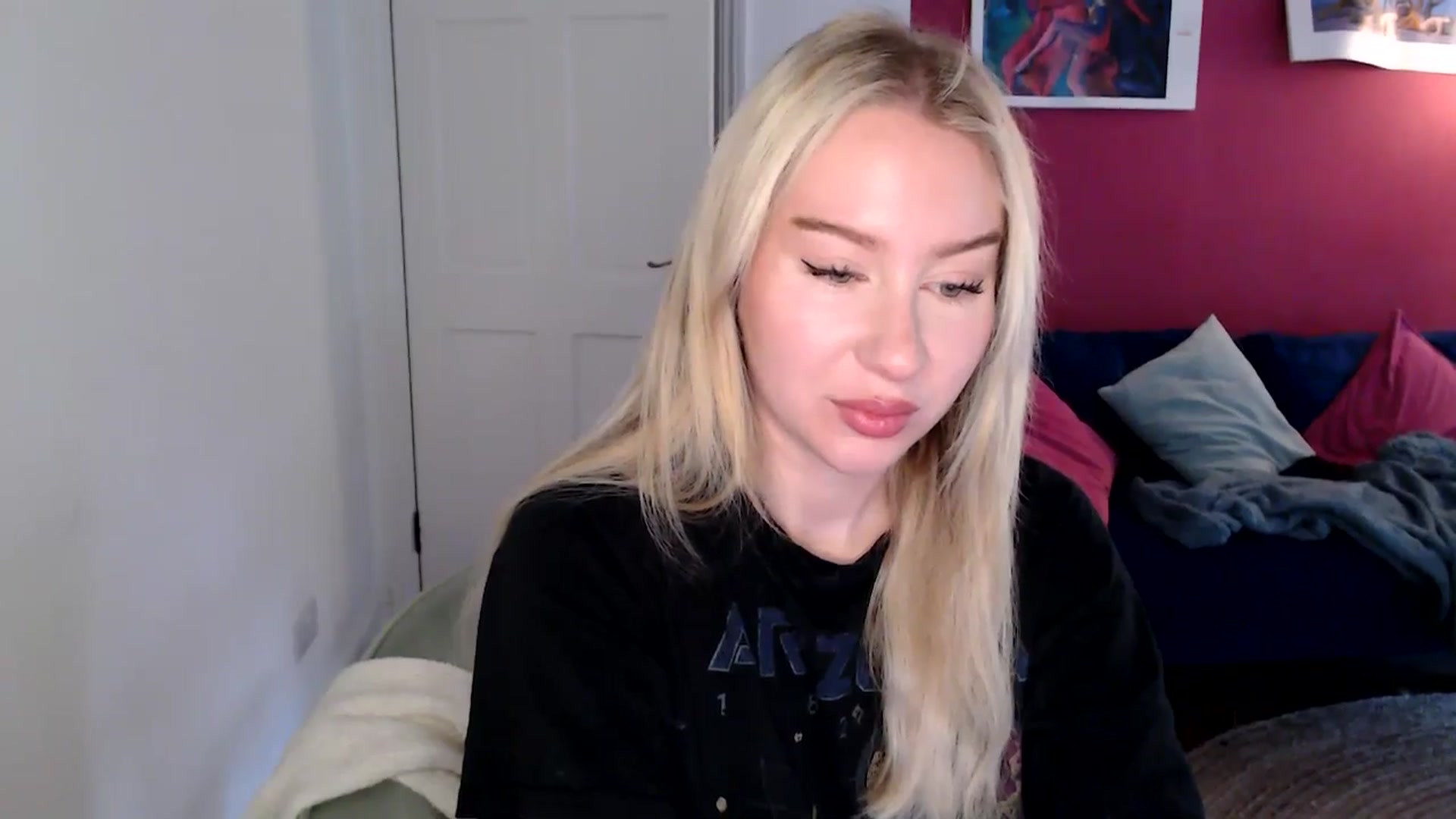 Gallery image thumbnail from PetiteAvax's myfreecams stream on, 11/11/2024, 10:22 image 2 of 20