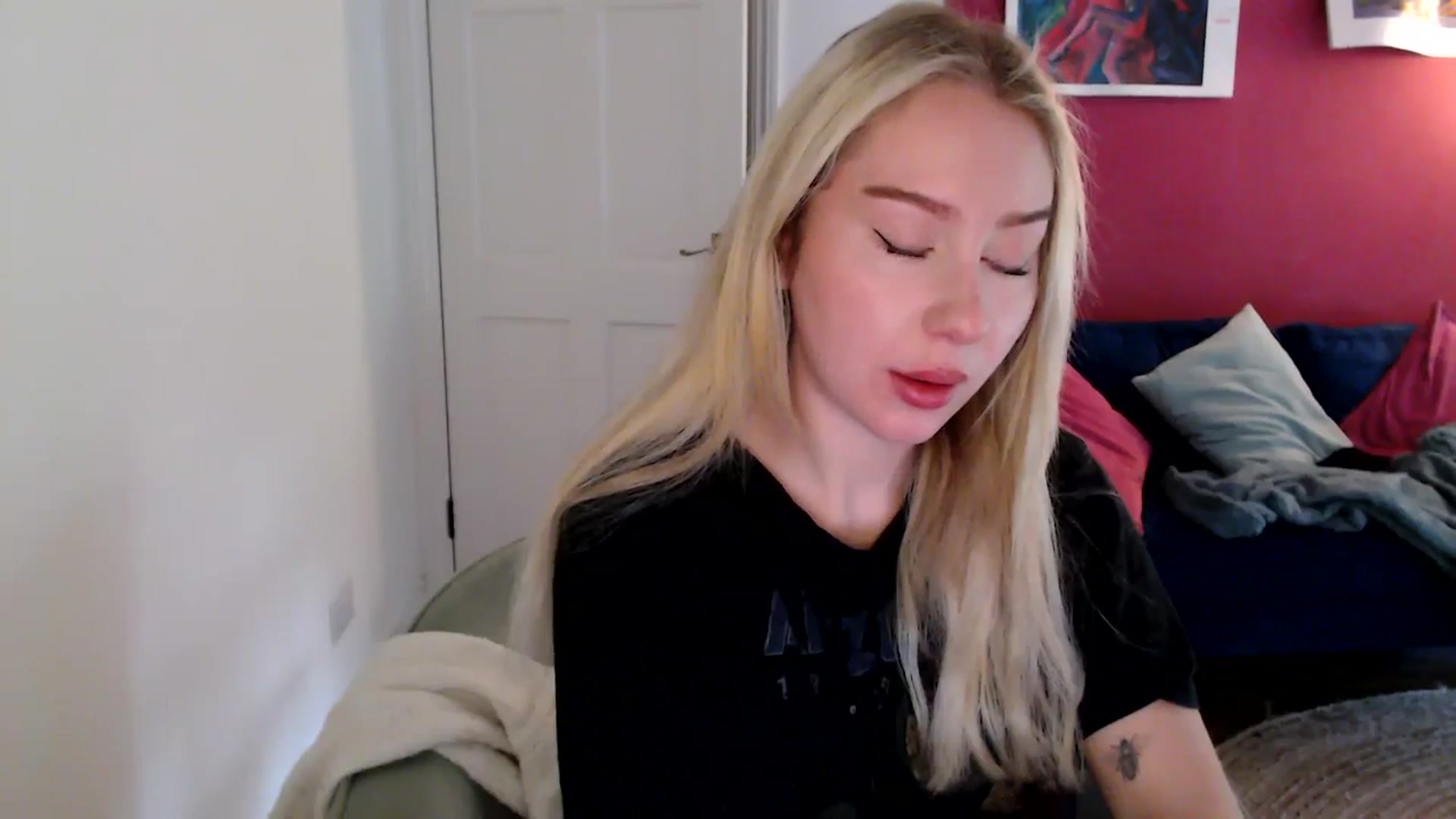 Gallery image thumbnail from PetiteAvax's myfreecams stream on, 11/11/2024, 10:22 image 10 of 20