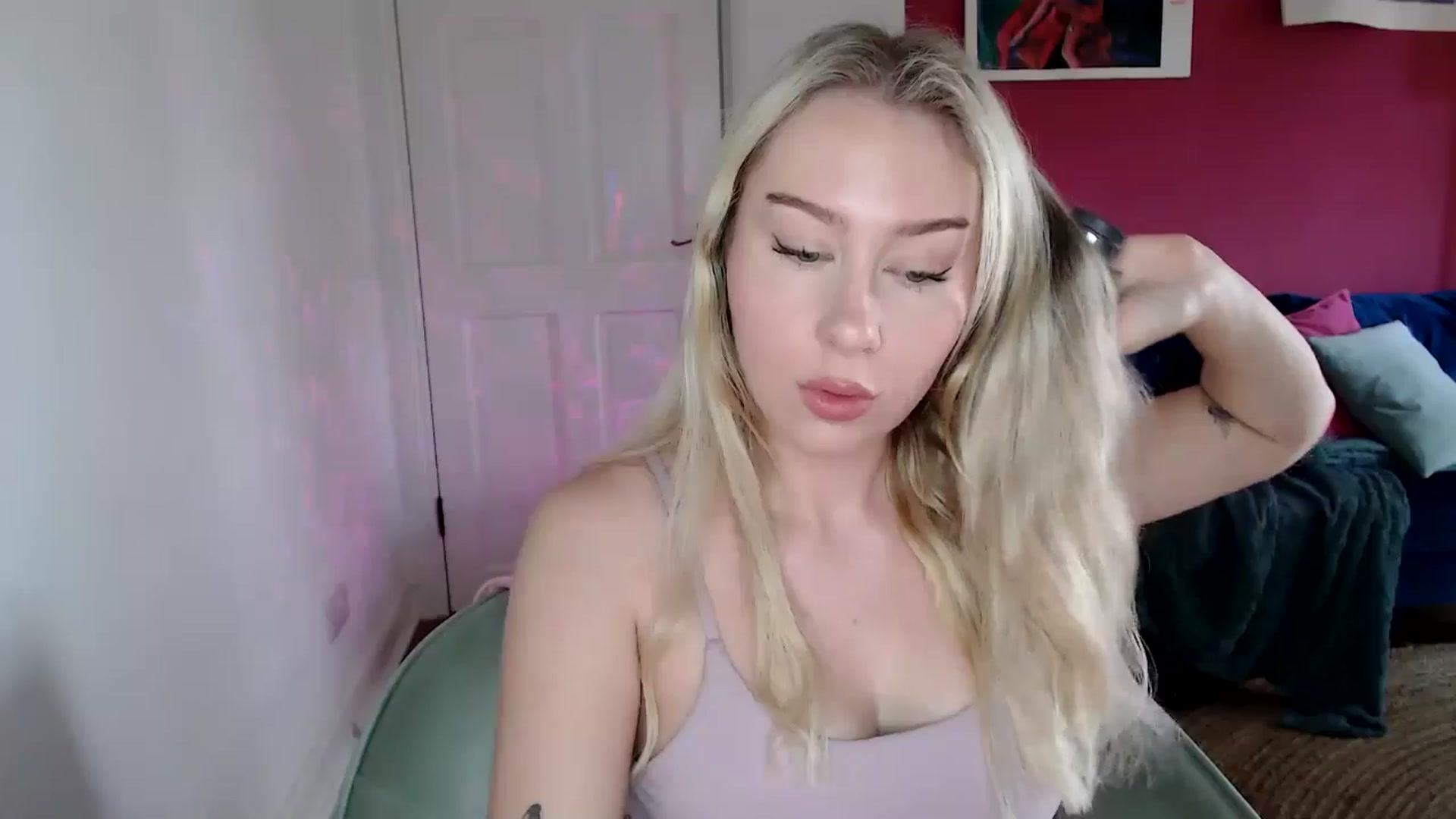 Gallery image thumbnail from PetiteAvax's myfreecams stream on, 11/13/2024, 10:09 image 9 of 20