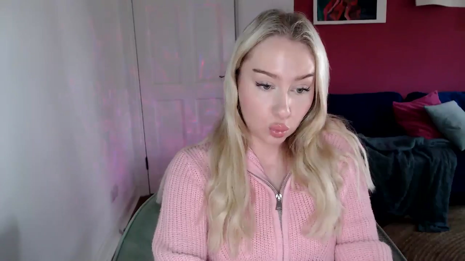 Gallery image thumbnail from PetiteAvax's myfreecams stream on, 11/13/2024, 10:37 image 20 of 20
