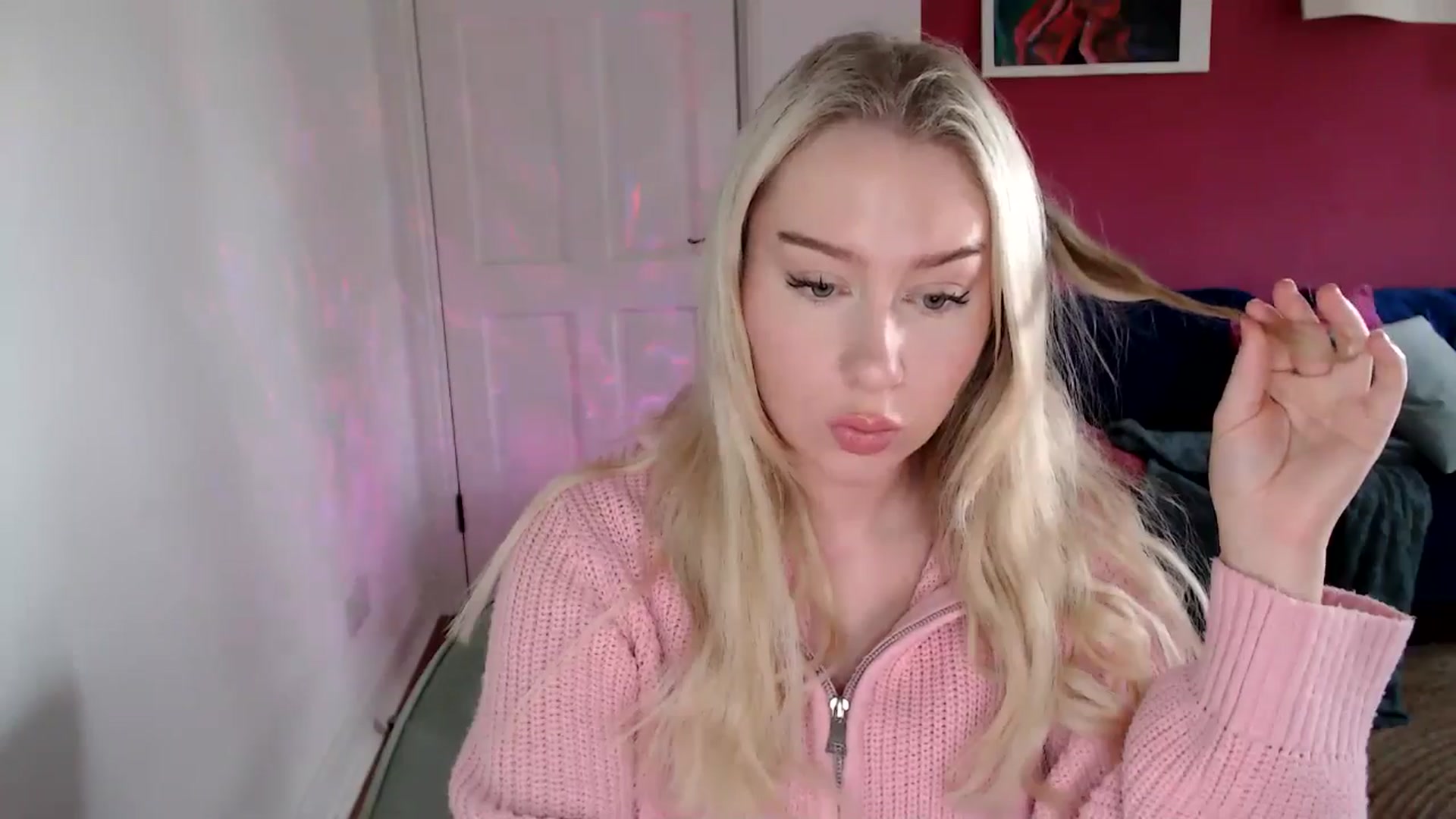 Gallery image thumbnail from PetiteAvax's myfreecams stream on, 11/13/2024, 10:37 image 17 of 20