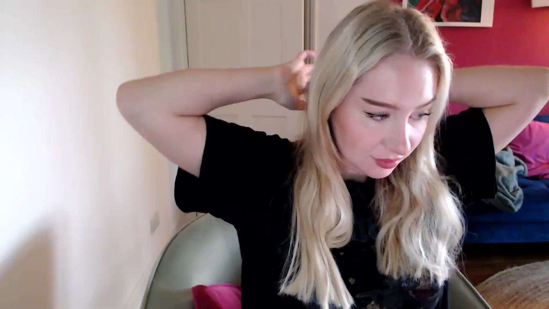 Gallery image thumbnail from PetiteAvax's myfreecams stream on, 11/14/2024, 09:53 image 16 of 20