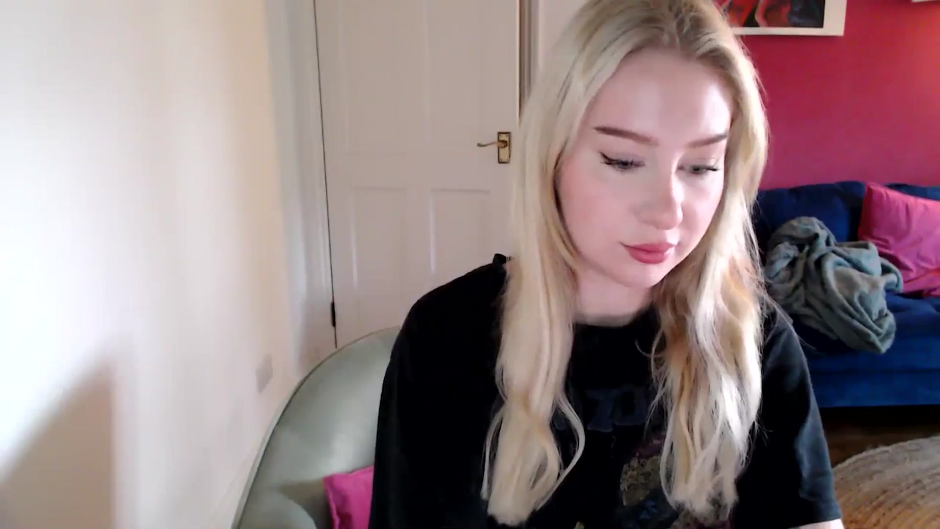 Gallery image thumbnail from PetiteAvax's myfreecams stream on, 11/14/2024, 09:53 image 4 of 20