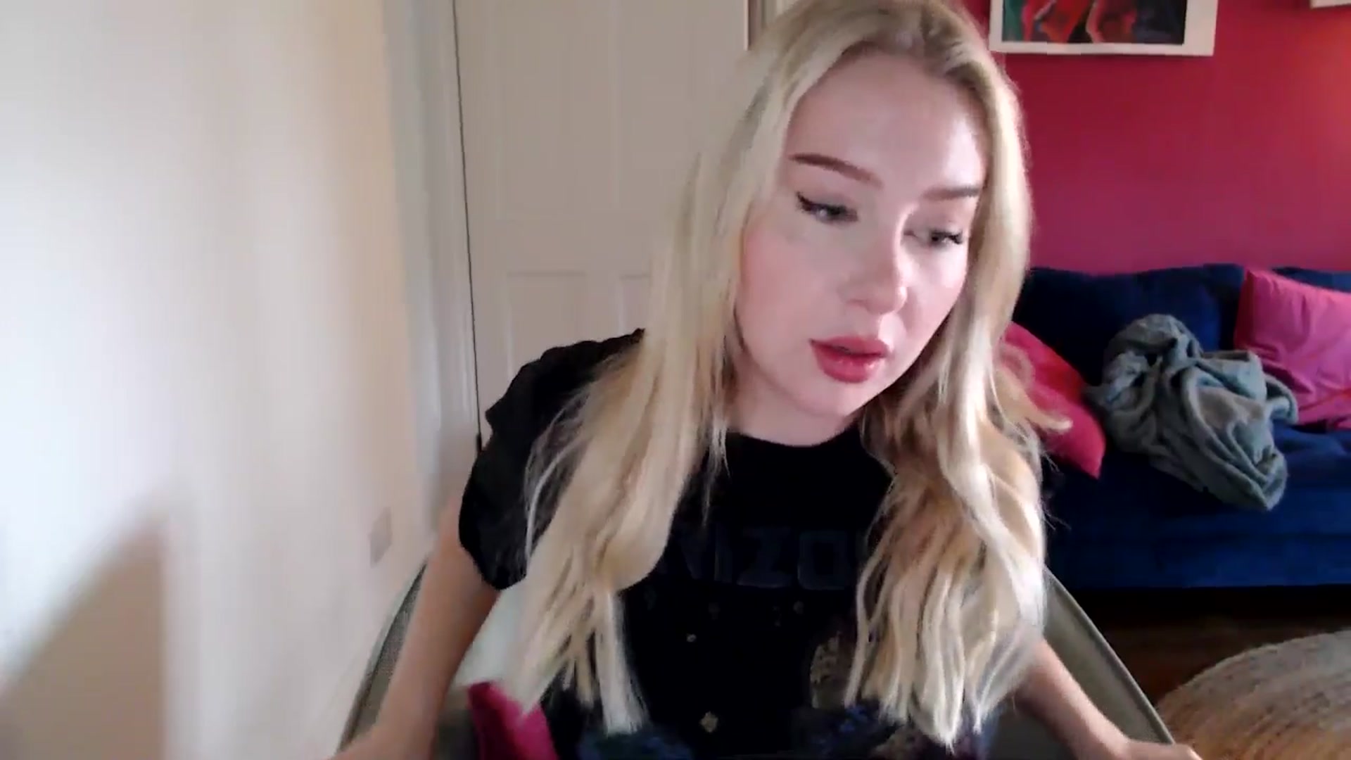 Gallery image thumbnail from PetiteAvax's myfreecams stream on, 11/14/2024, 09:53 image 6 of 20
