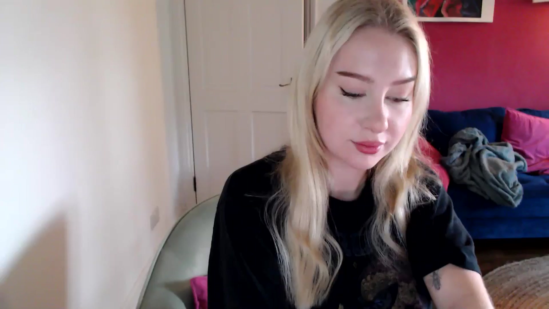 Gallery image thumbnail from PetiteAvax's myfreecams stream on, 11/14/2024, 09:53 image 3 of 20