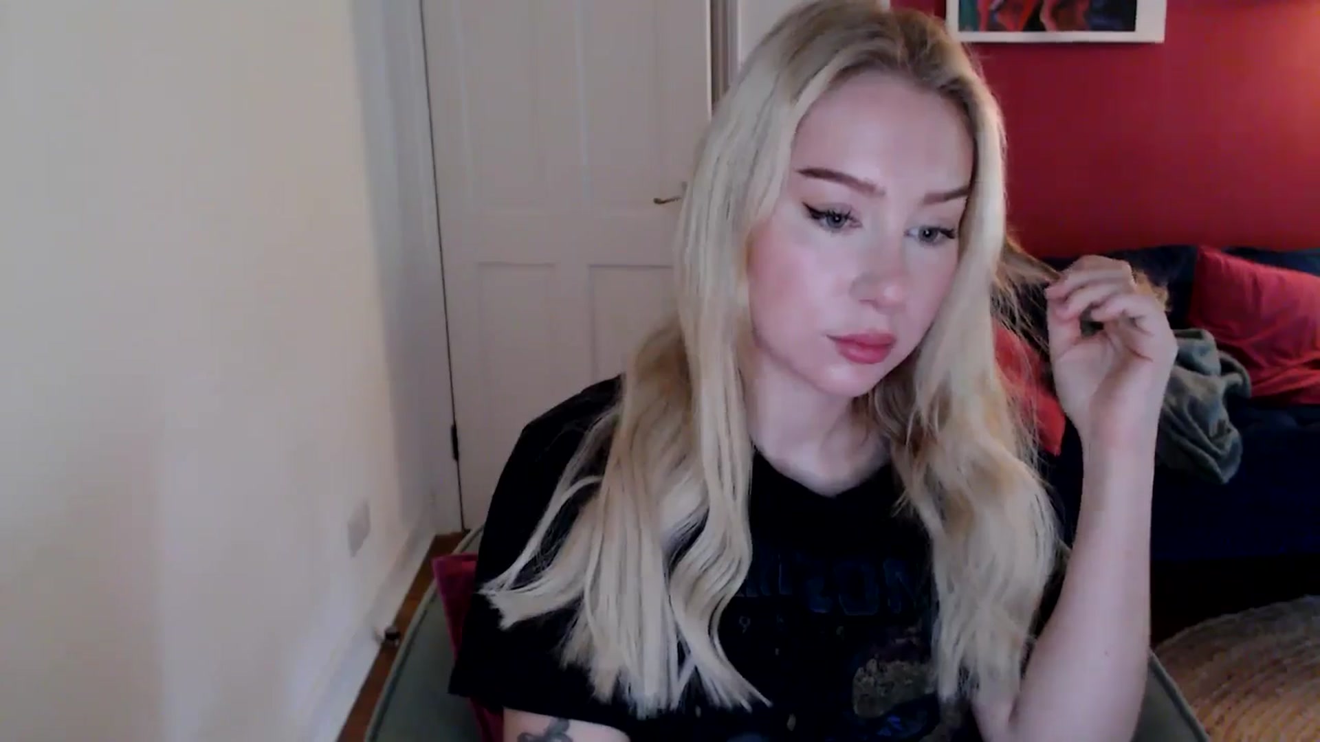 Gallery image thumbnail from PetiteAvax's myfreecams stream on, 11/14/2024, 10:26 image 17 of 20