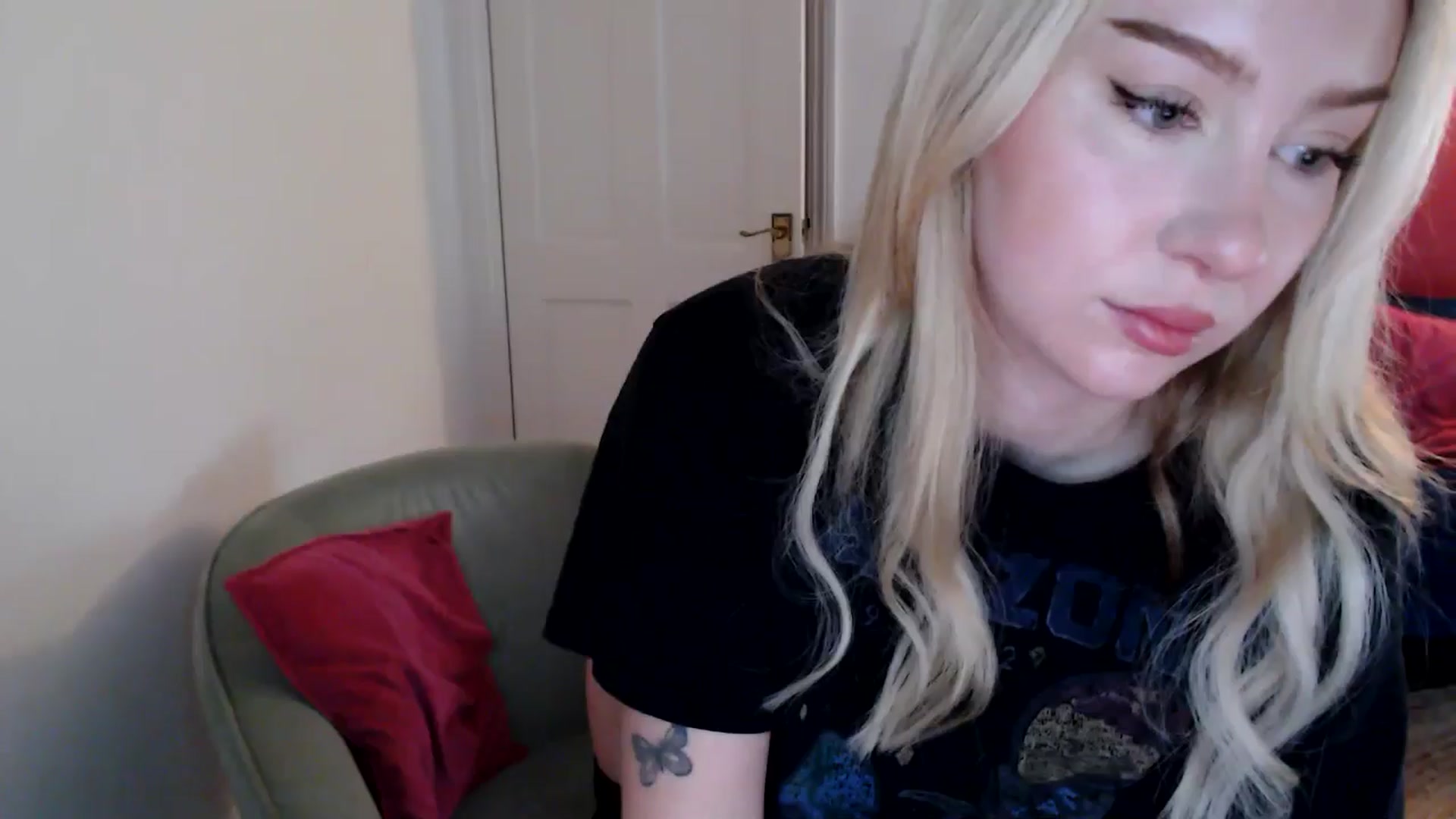 Gallery image thumbnail from PetiteAvax's myfreecams stream on, 11/14/2024, 10:26 image 1 of 20