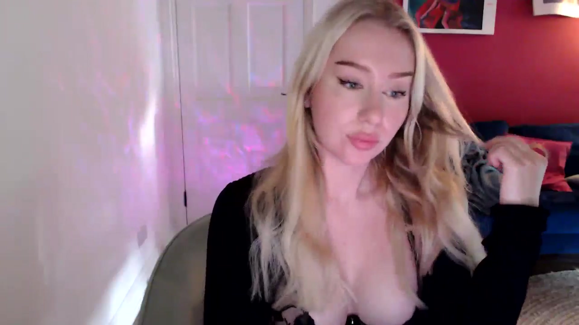 Gallery image thumbnail from PetiteAvax's myfreecams stream on, 11/14/2024, 14:32 image 20 of 20