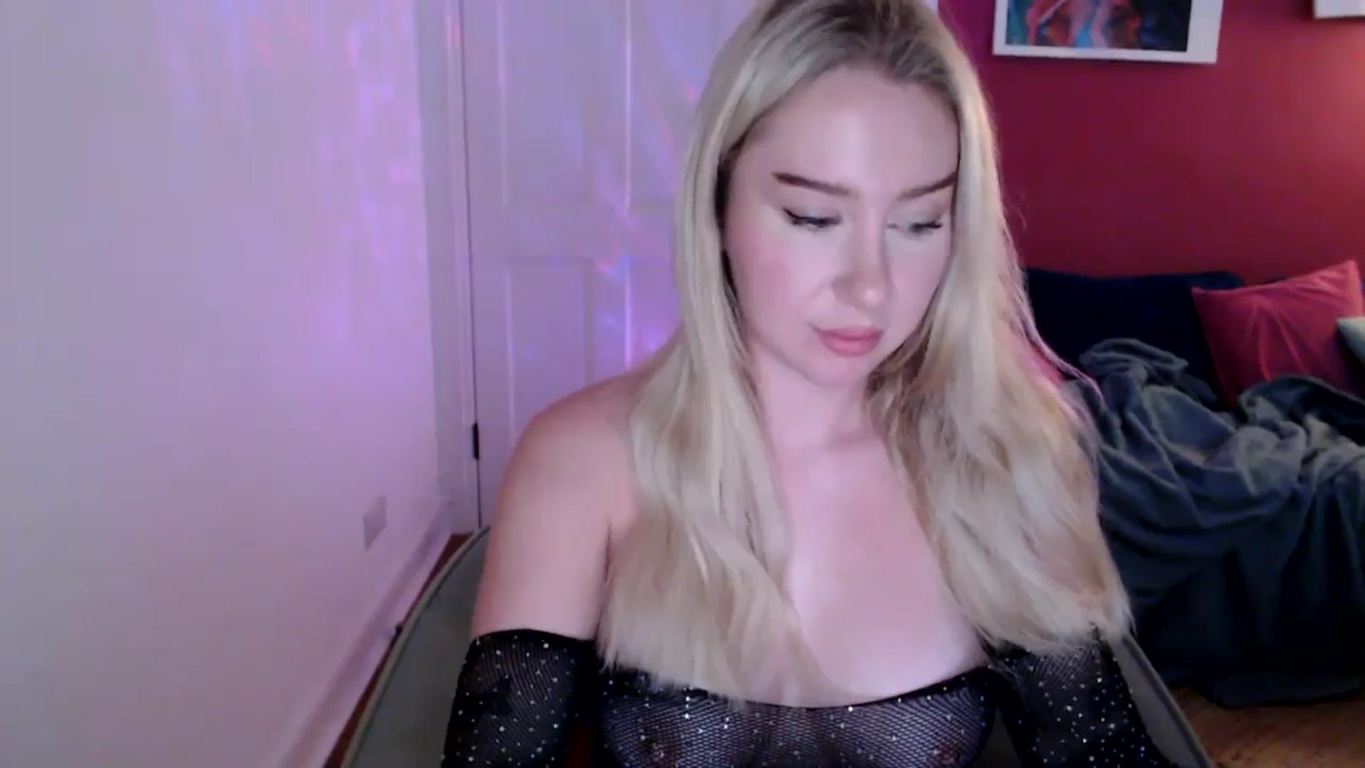Gallery image thumbnail from PetiteAvax's myfreecams stream on, 11/14/2024, 21:23 image 12 of 20