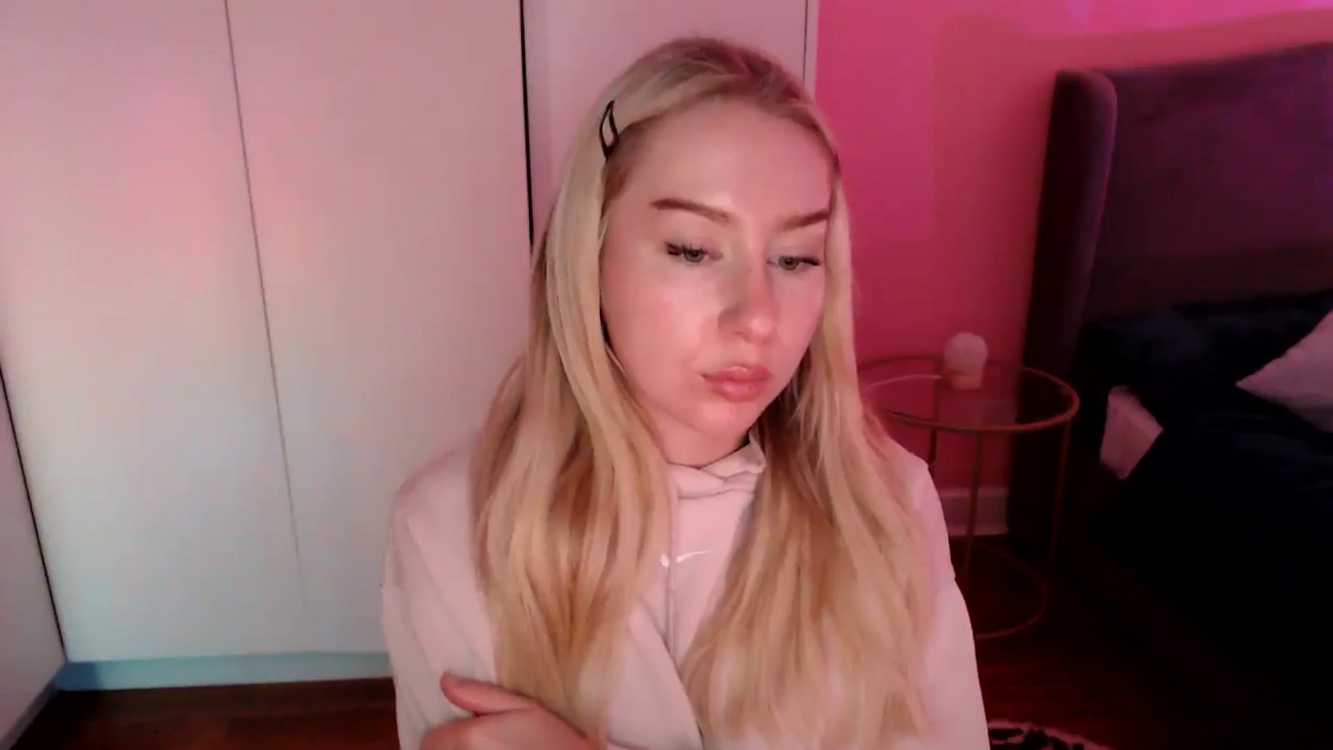 Gallery image thumbnail from PetiteAvax's myfreecams stream on, 11/17/2024, 22:34 image 2 of 20